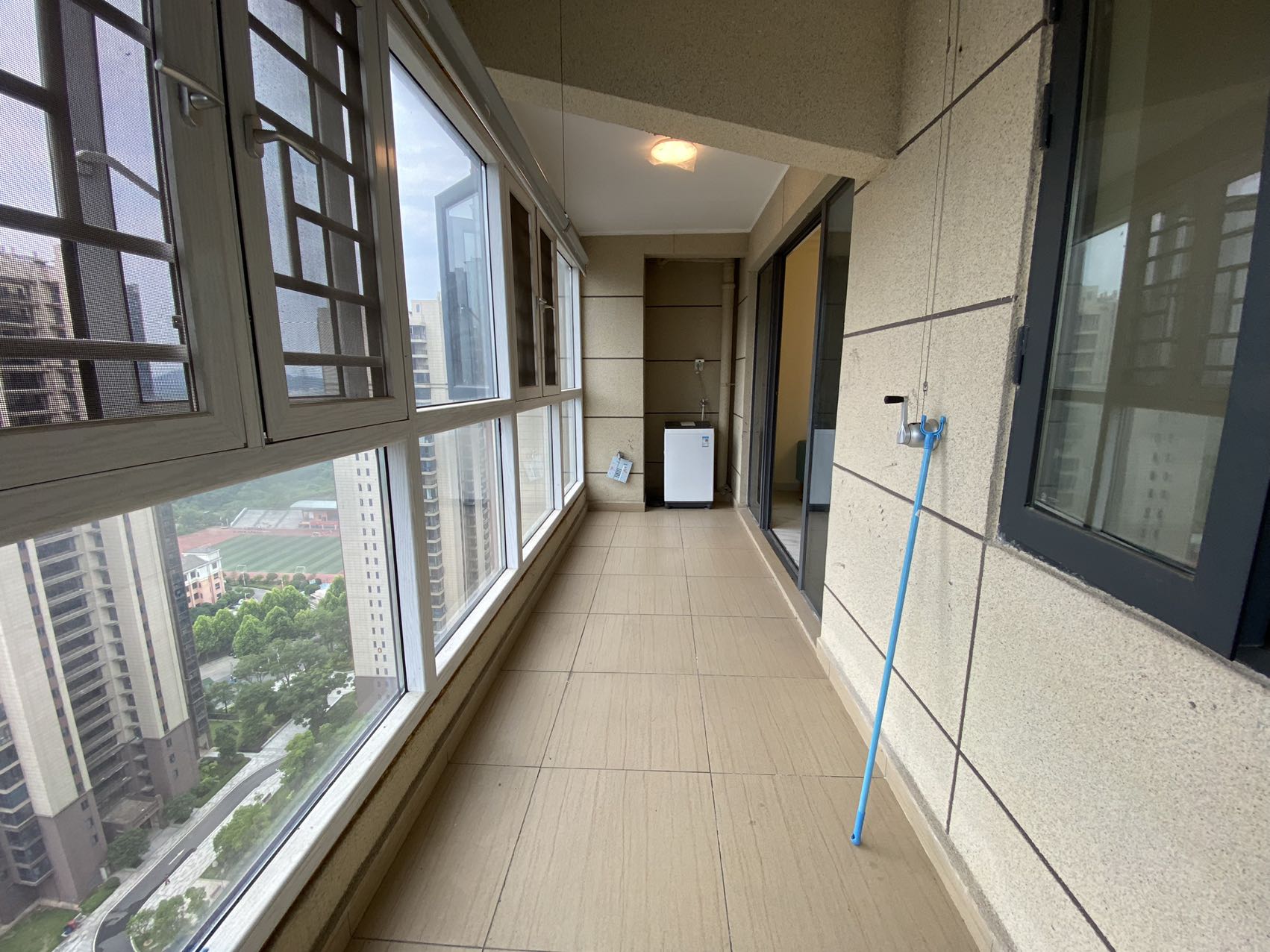 碧桂园梓山府  3室2厅2卫   1800.00元/月室内图