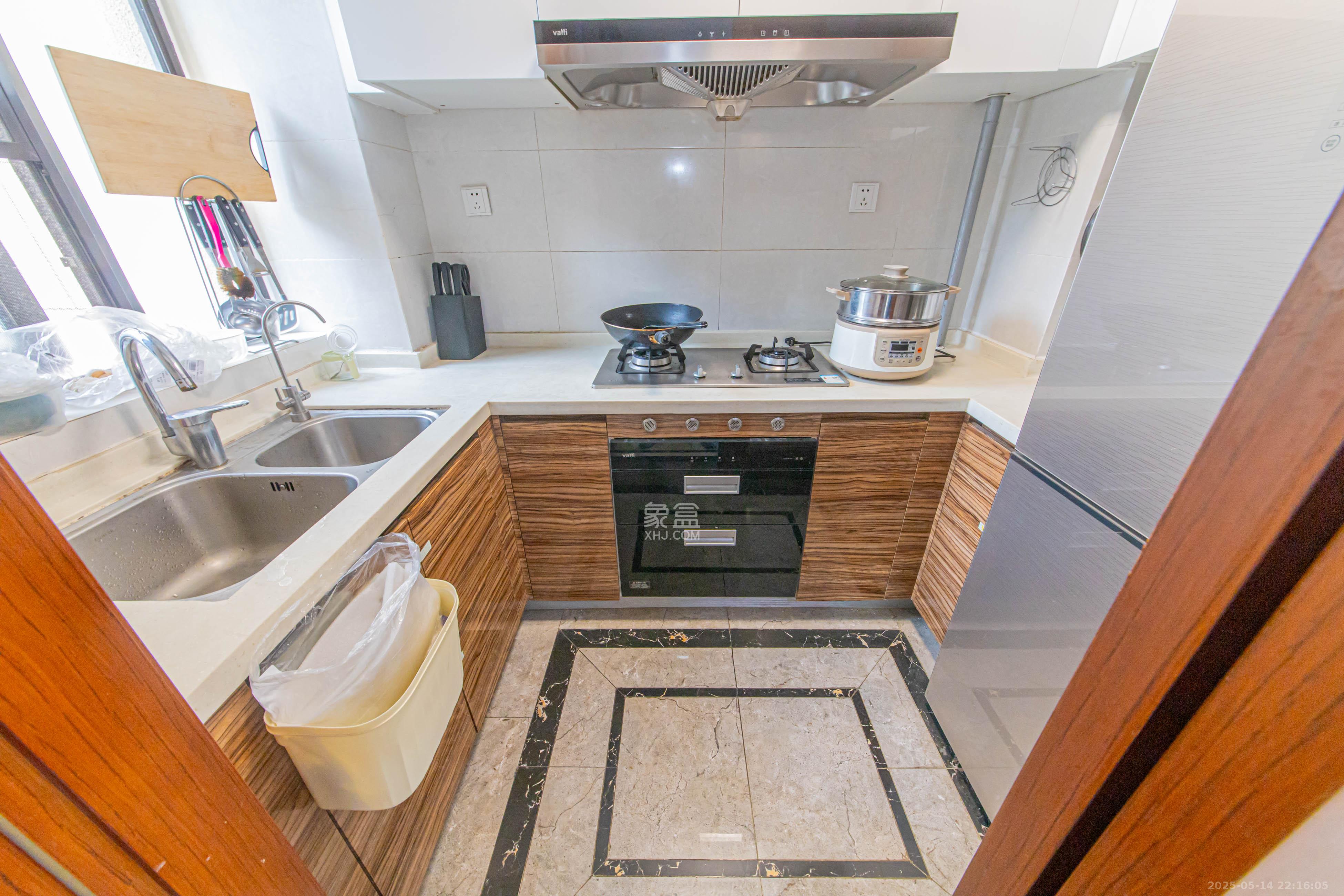 中海新城熙岸(中信新城五期) 3室2厅1卫 95.0万 中海新城熙岸(中信新城五期) 3室2厅1卫 95.0万厨房