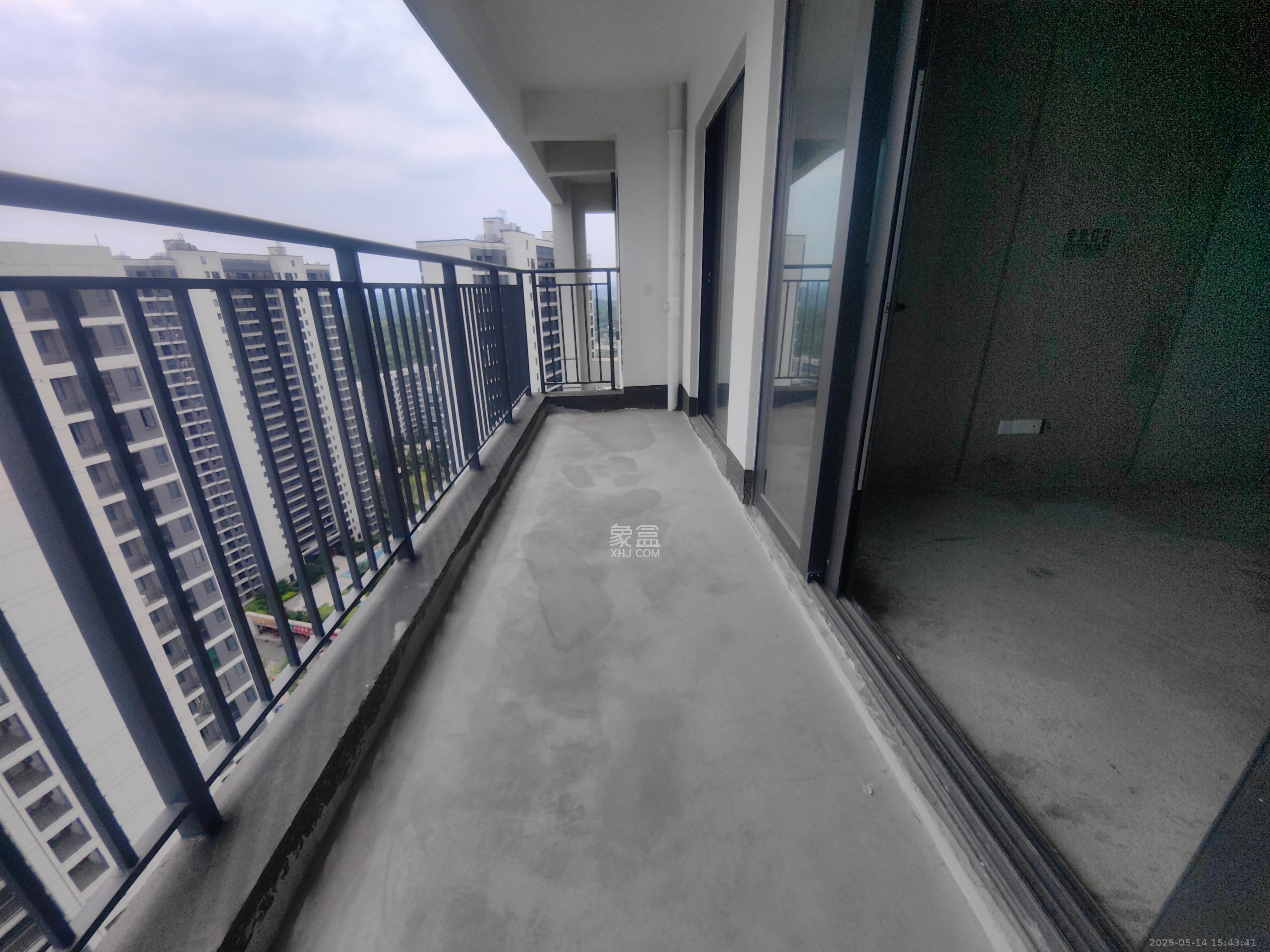 金茂长沙国际社区  3室2厅2卫    1500.0元/月 金茂长沙国际社区  3室2厅2卫    1500.0元/月室内图