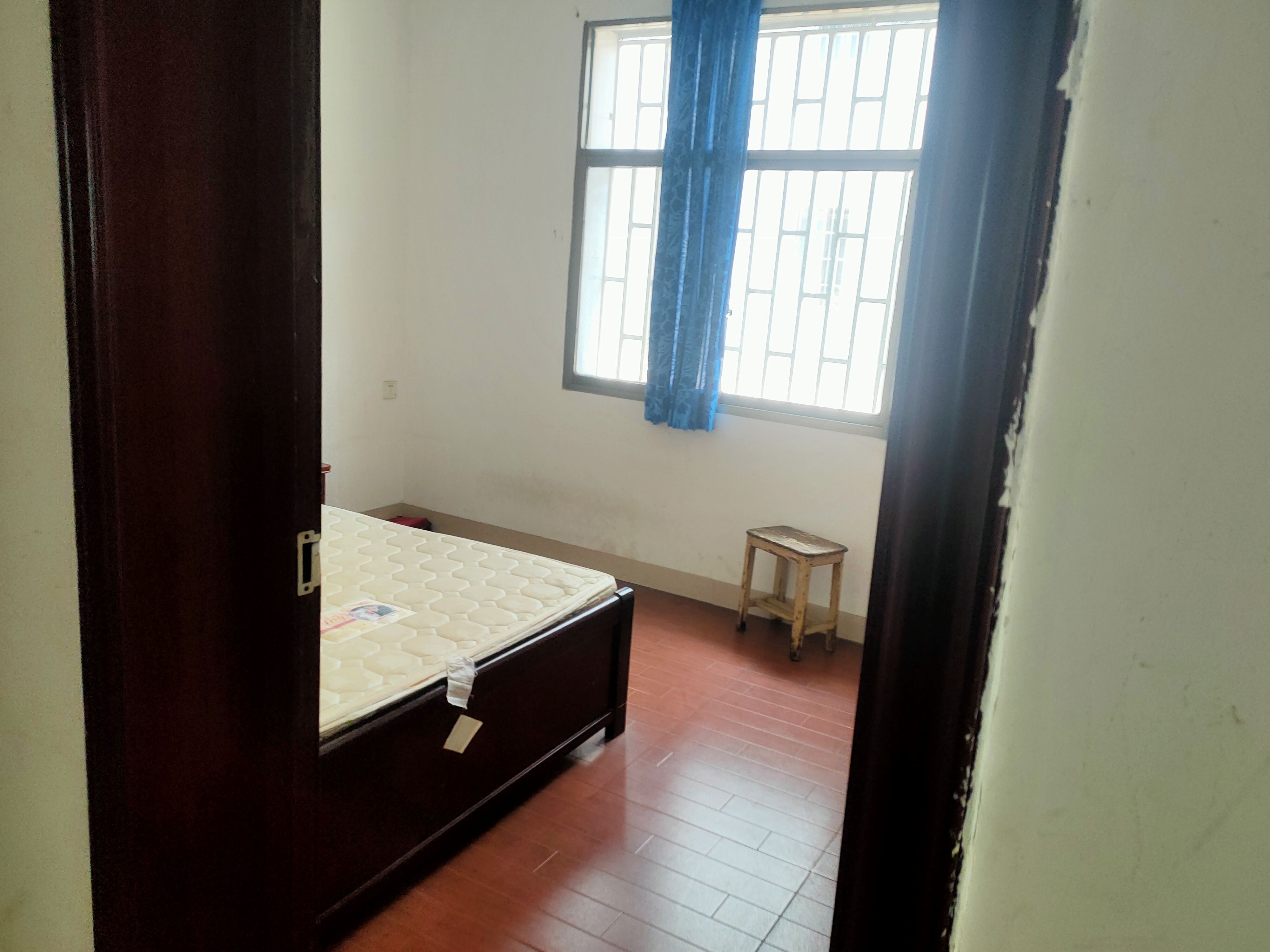 互助小区 3室2厅2卫 800.0元/月 互助小区 3室2厅2卫 800.0元/月室内图