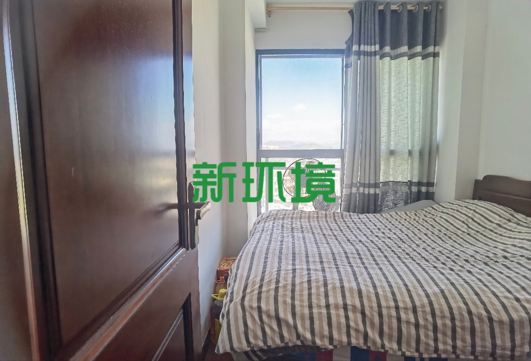 月亮湾三期  4室2厅2卫   85.80万客厅