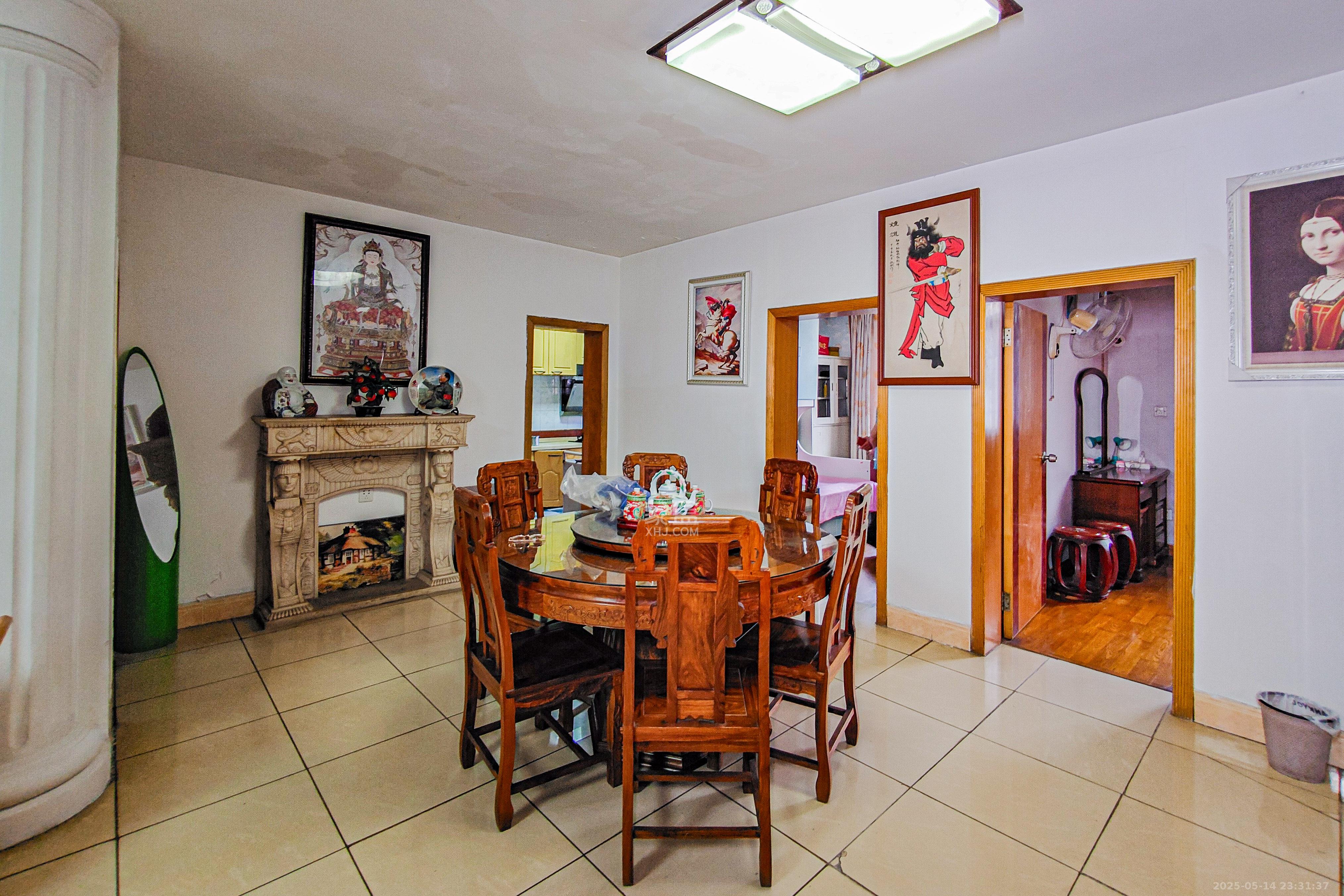 楚湘街二条巷散盘 3室2厅2卫 119.8万 楚湘街二条巷散盘 3室2厅2卫 119.8万客厅