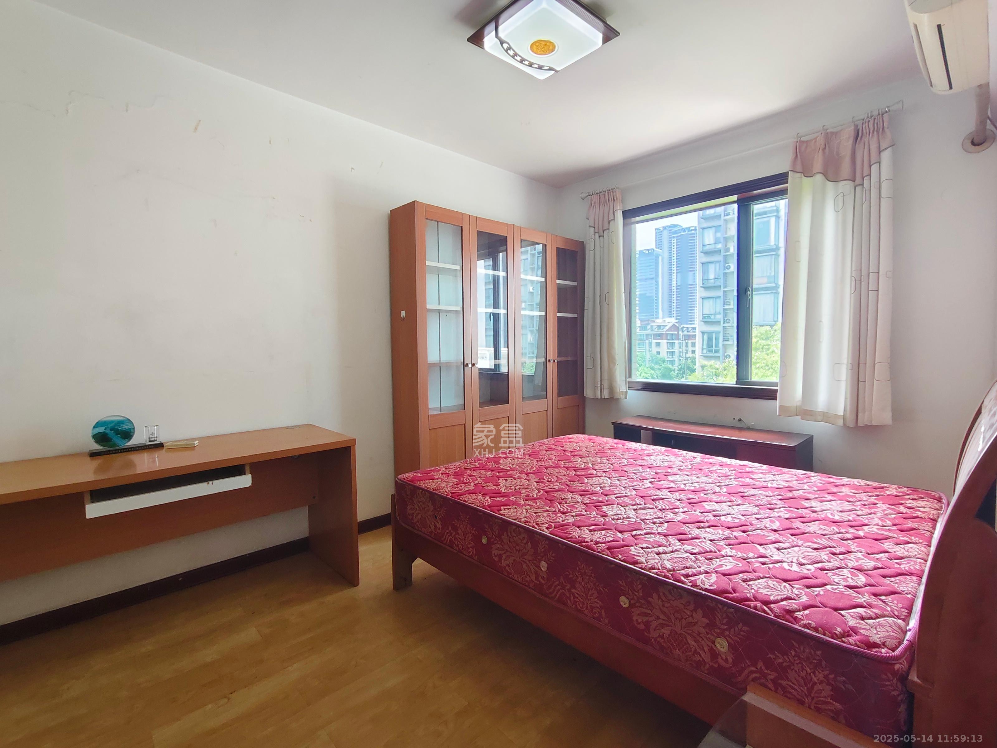 银港水晶城  4室2厅2卫   2750.00元/月室内图