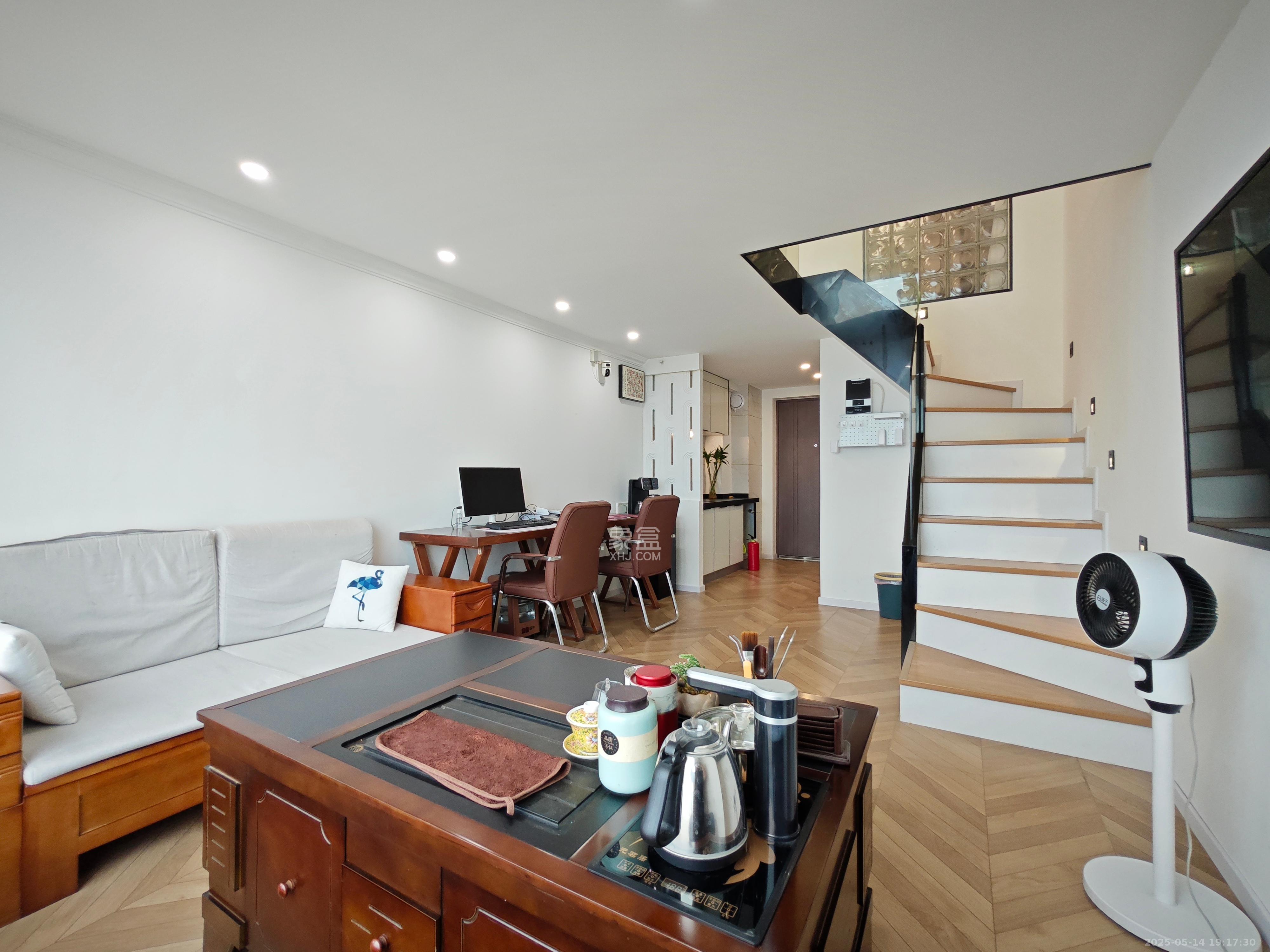 卓越中寰 2室1厅1卫 3500.0元/月 卓越中寰 2室1厅1卫 3500.0元/月室内图