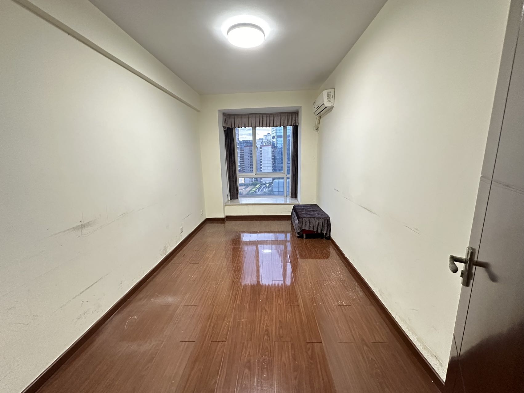 财富广场 3室2厅1卫 175.0万 财富广场 3室2厅1卫 175.0万室内图