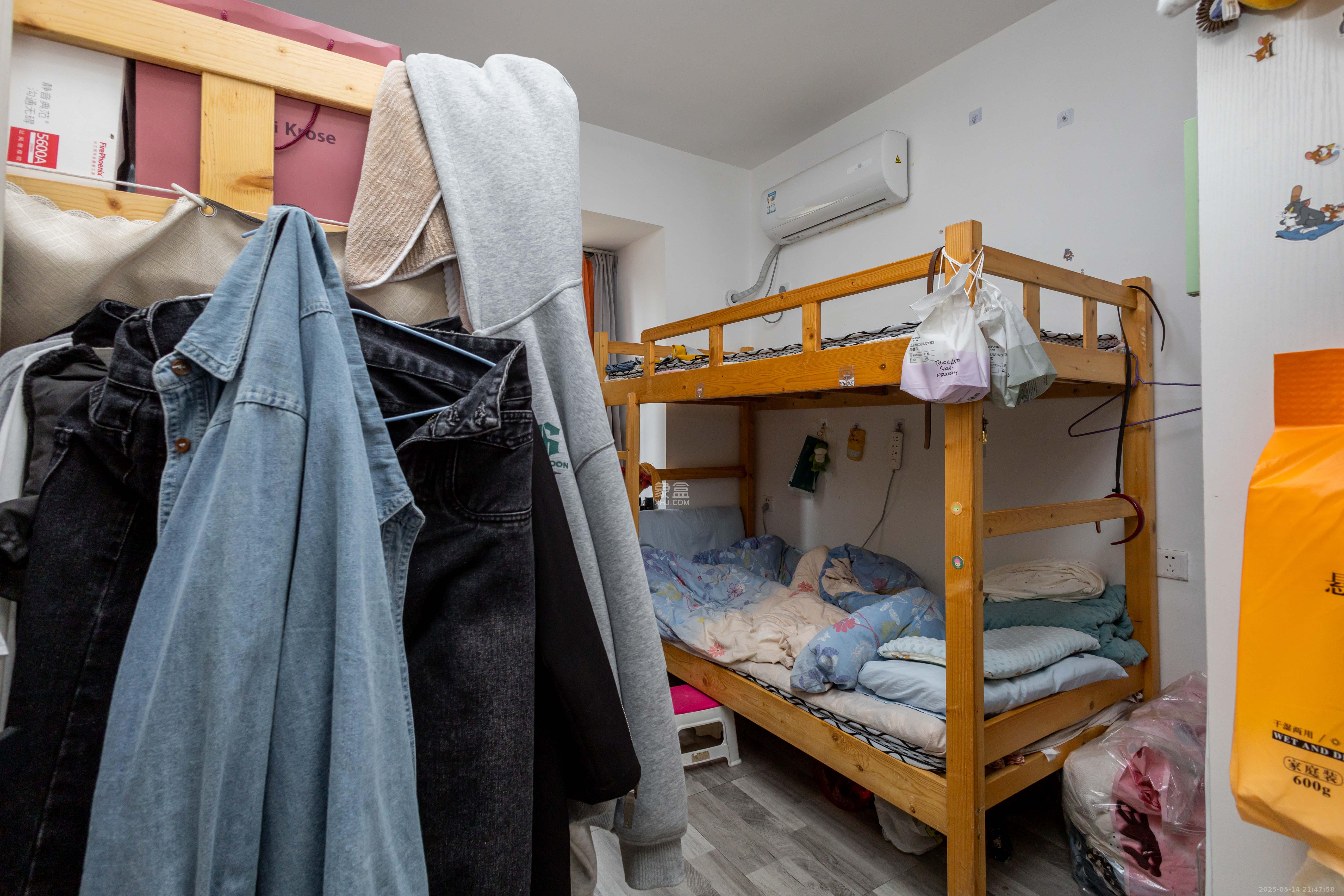 映悦星府 4室2厅2卫 73.0万 映悦星府 4室2厅2卫 73.0万卧室