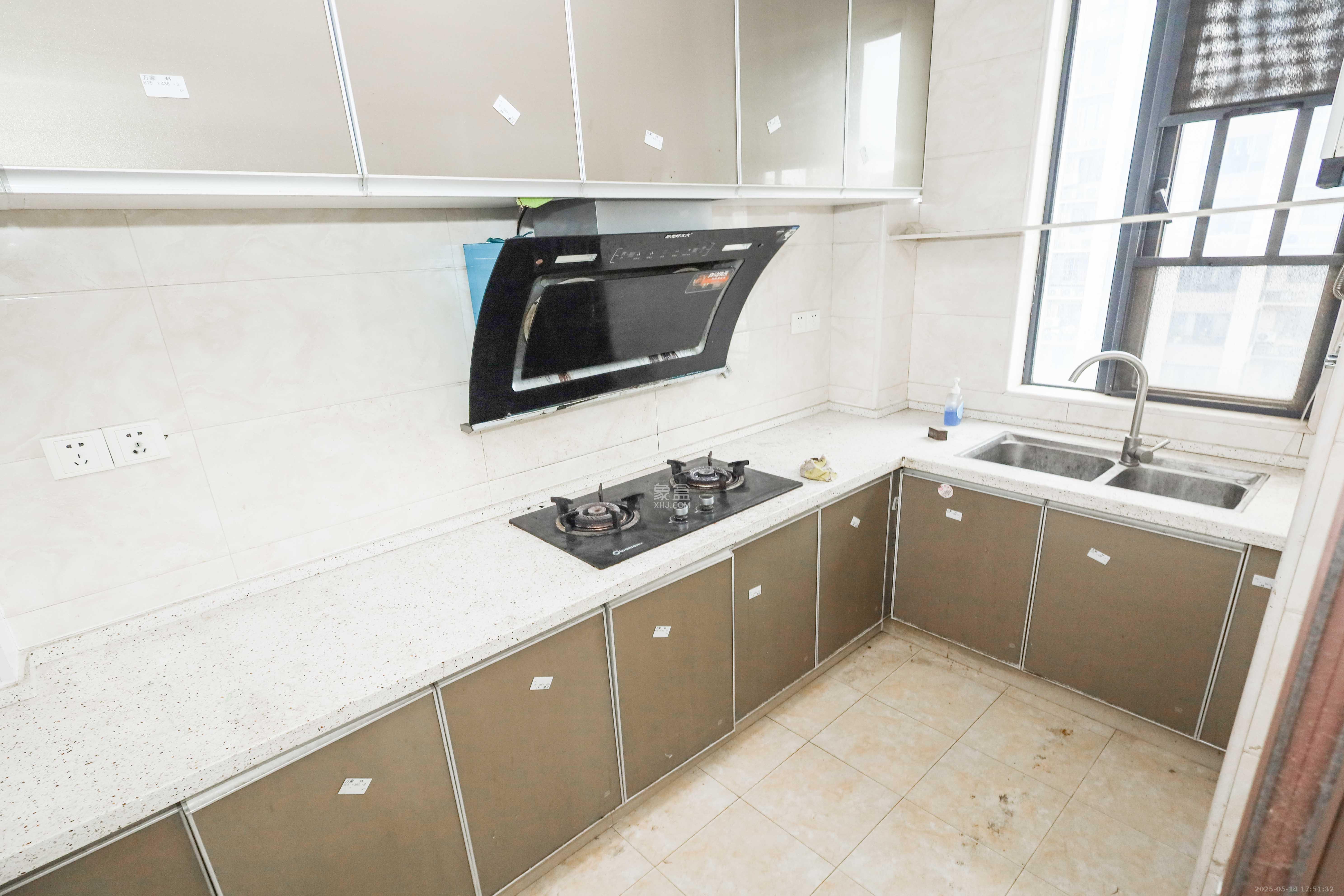 中国铁建梅溪青秀一期 3室1厅1卫 115.0万 中国铁建梅溪青秀一期 3室1厅1卫 115.0万厨房