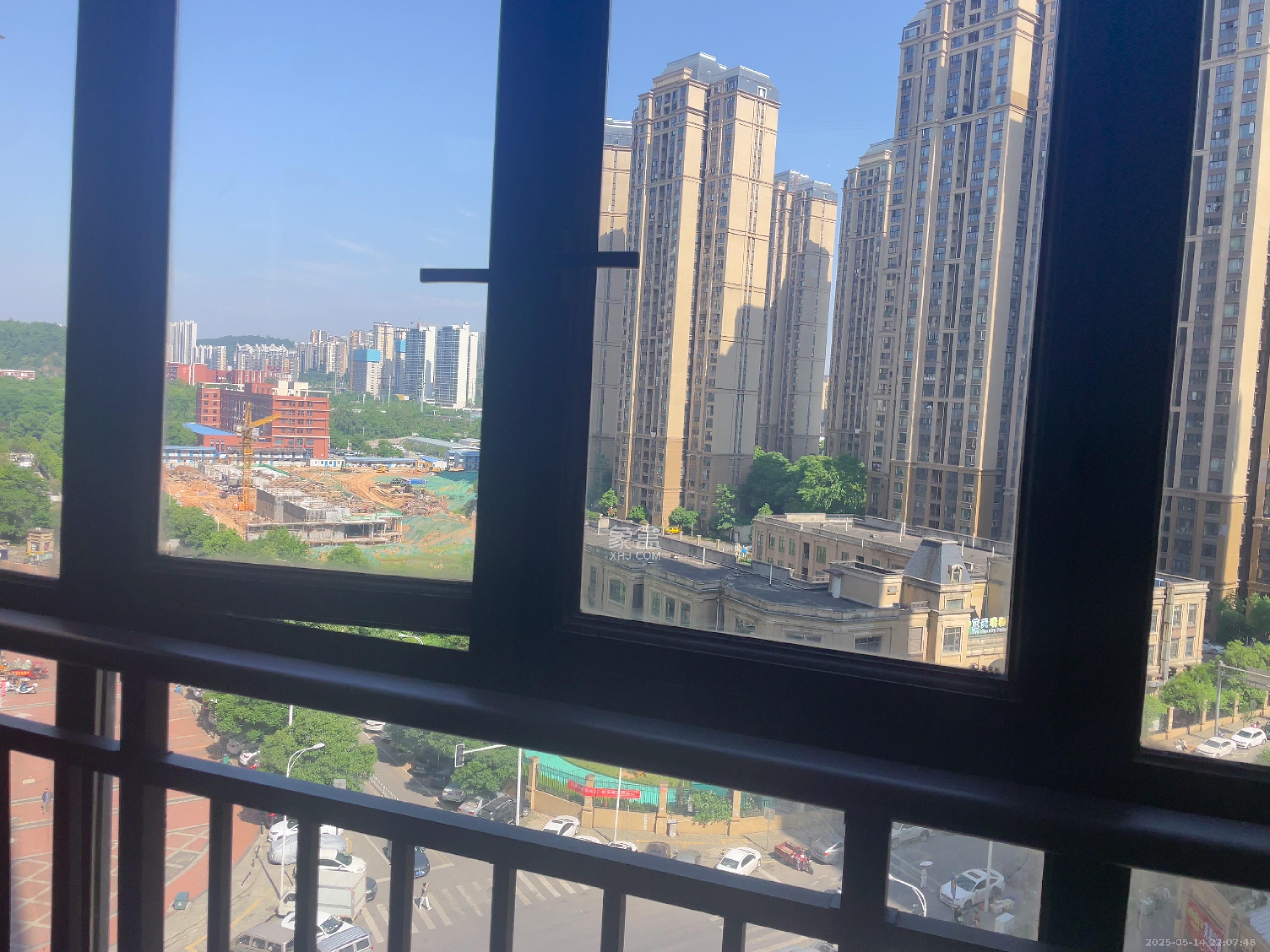 中海国际五期  3室2厅1卫    2300.0元/月室内图