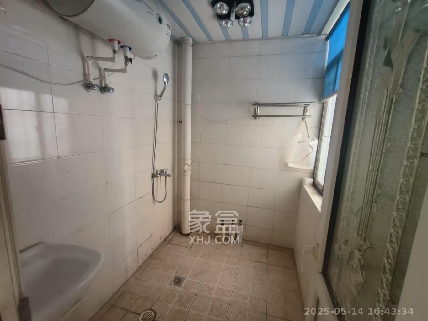 兴联母山小区  3室2厅2卫   1200.00元/月室内图