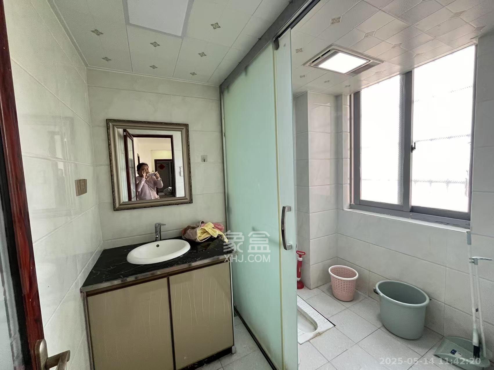 汇景豪庭  6室0厅0卫   2700.00元/月室内图1