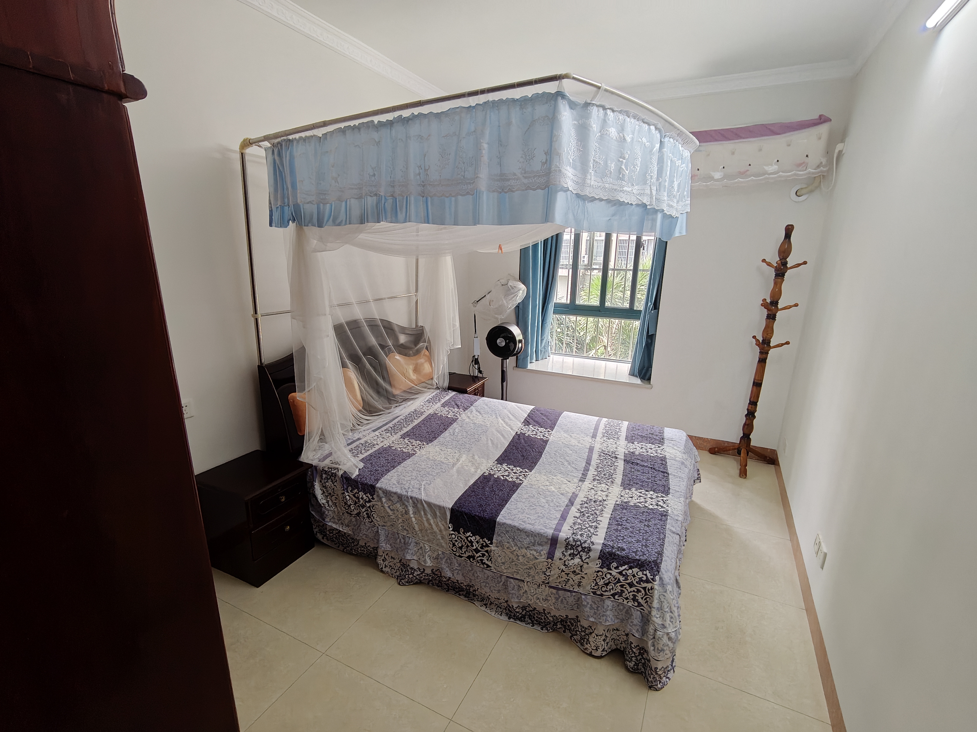 都市森林  3室2厅2卫    238.0万 都市森林  3室2厅2卫    238.0万客厅