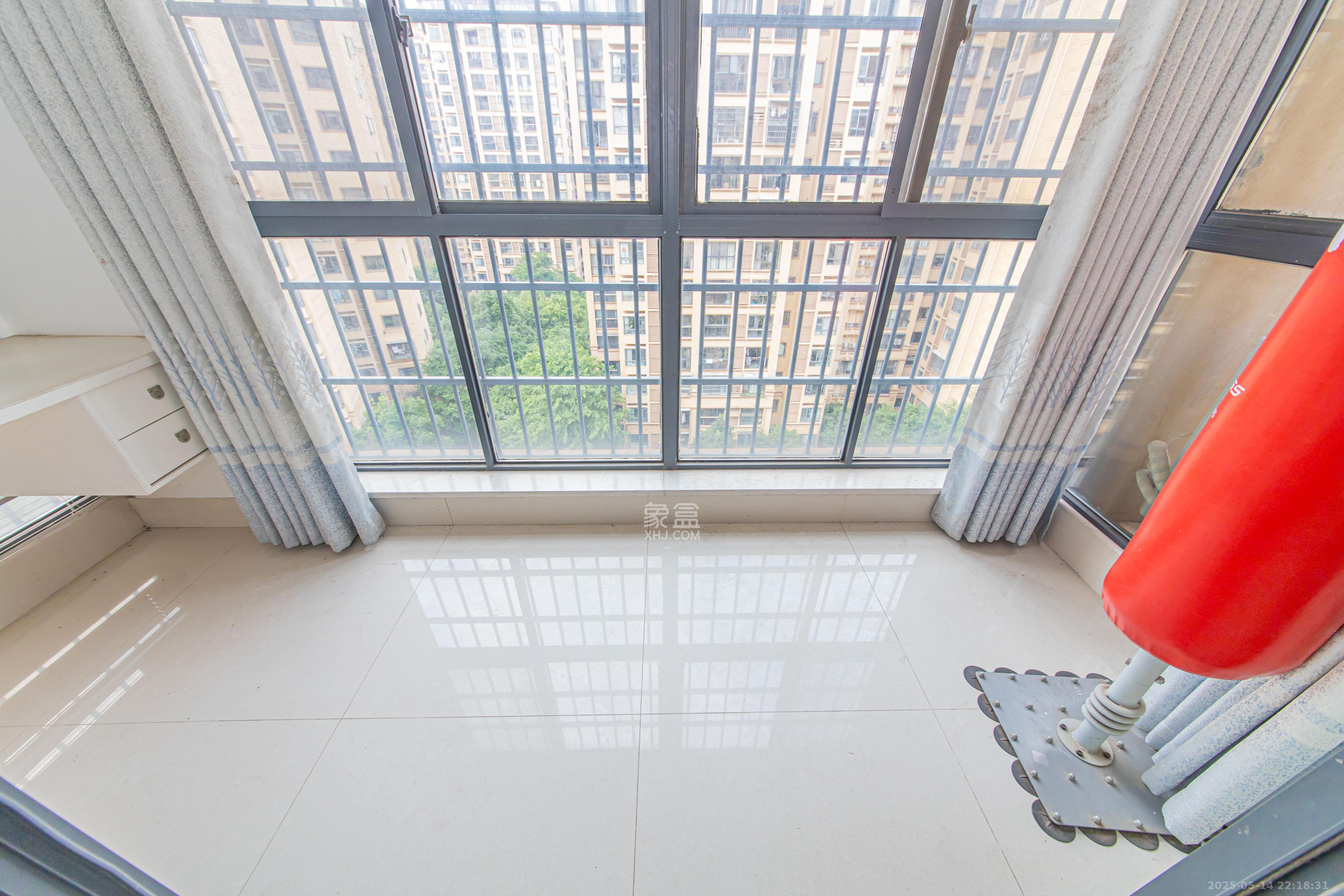 中建芙蓉嘉苑 3室2厅2卫 107.0万 中建芙蓉嘉苑 3室2厅2卫 107.0万阳台