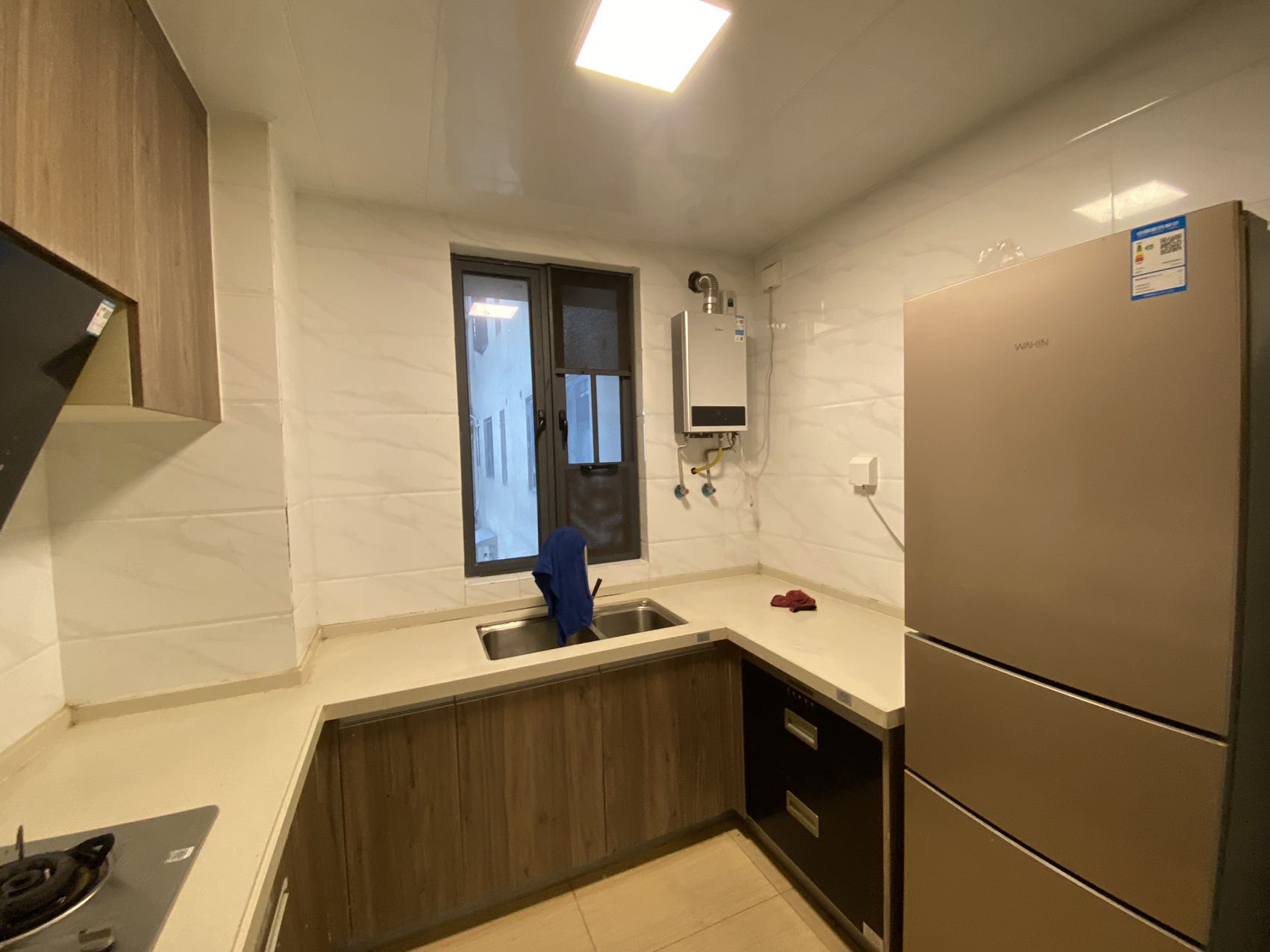 碧桂园梓山府 3室2厅2卫 1800.0元/月 碧桂园梓山府 3室2厅2卫 1800.0元/月室内图