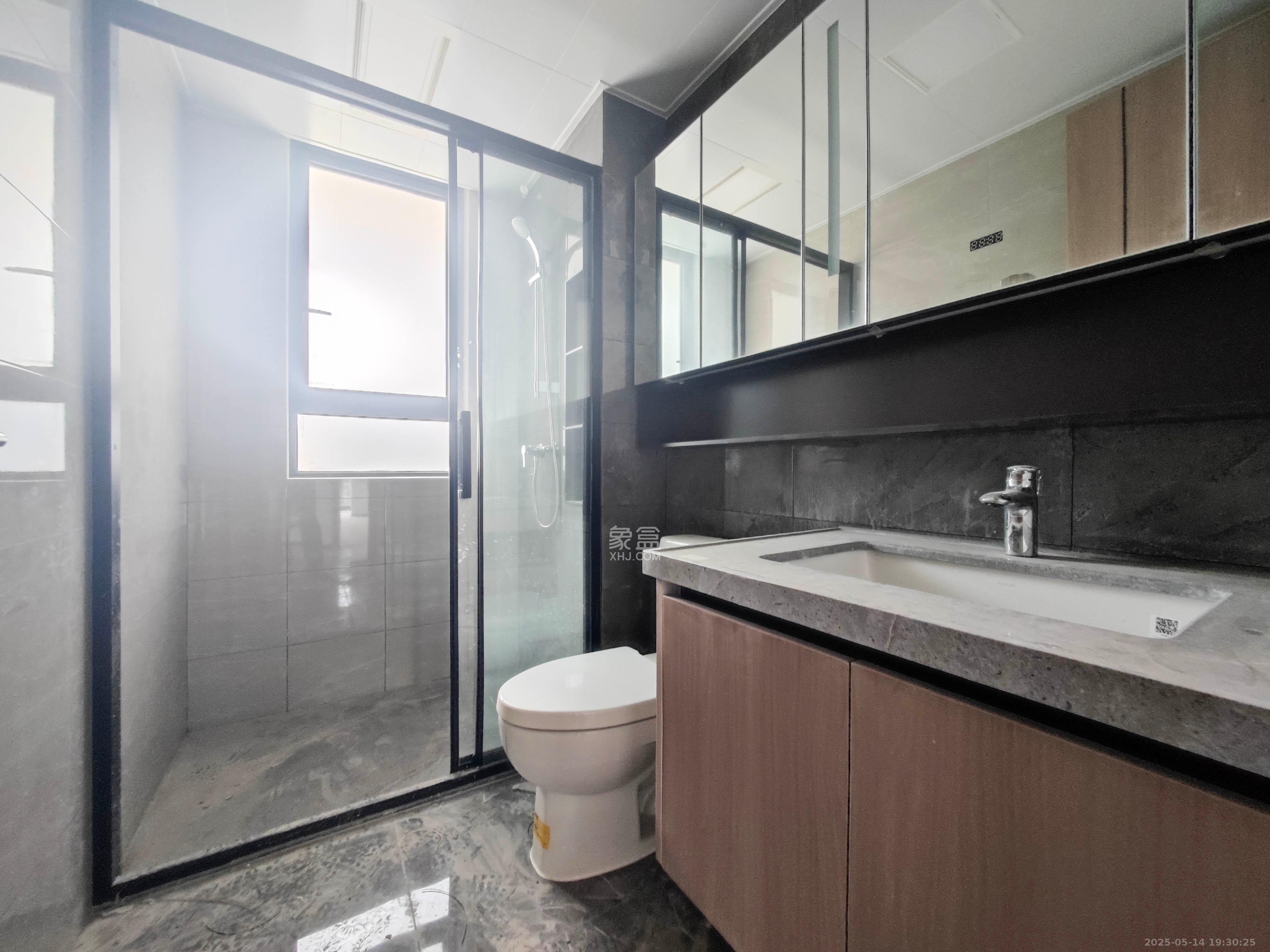 中海星樾府 4室2厅1卫 326.0万 中海星樾府 4室2厅1卫 326.0万卫生间