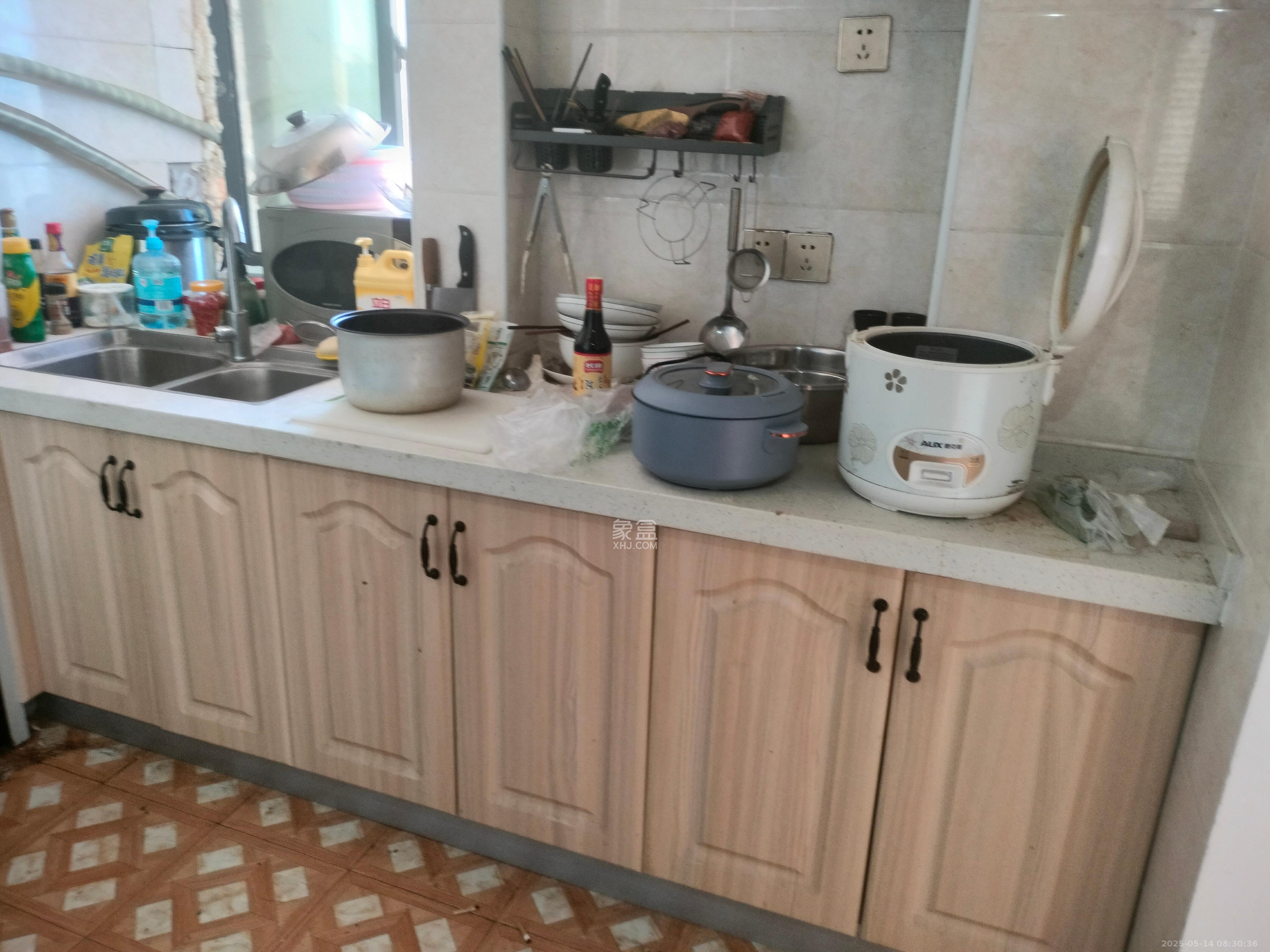 芙蓉蓉苑 3室2厅1卫 2500.0元/月 芙蓉蓉苑 3室2厅1卫 2500.0元/月室内图