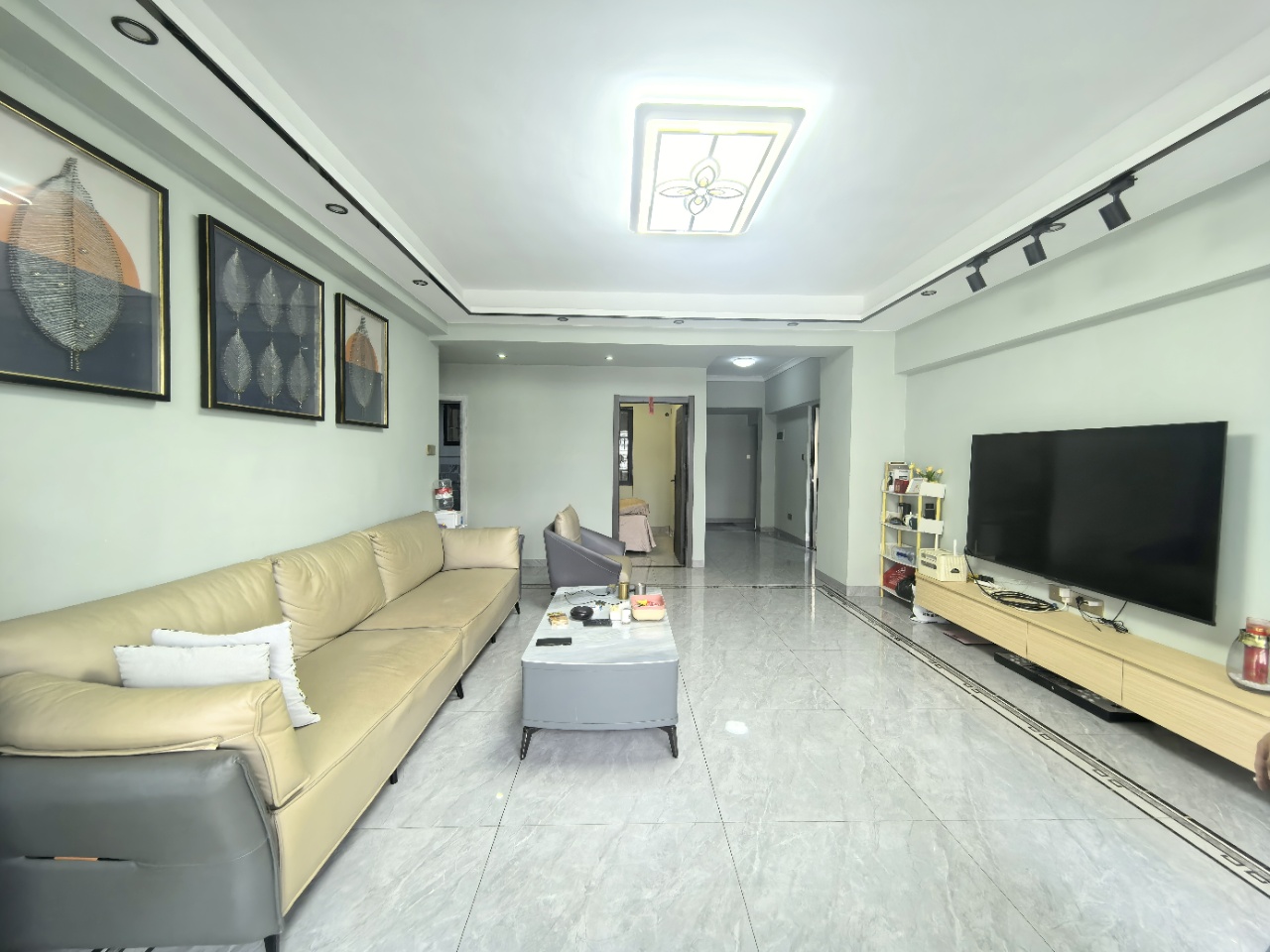 国贸大厦 3室2厅1卫 115.0万 国贸大厦 3室2厅1卫 115.0万室内图