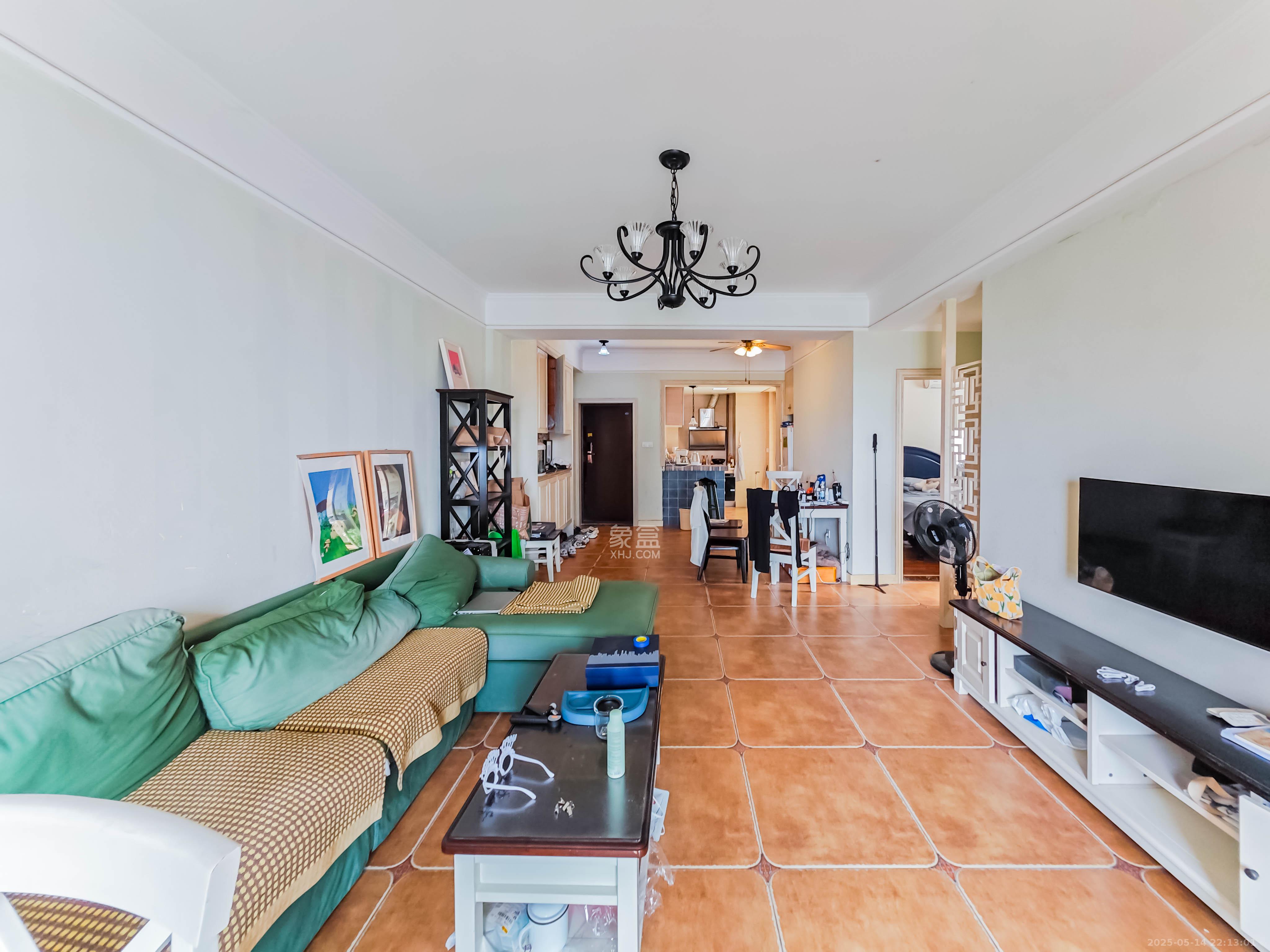 城市山水豪园(山水城市风景) 2室2厅1卫 79.8万 城市山水豪园(山水城市风景) 2室2厅1卫 79.8万客厅