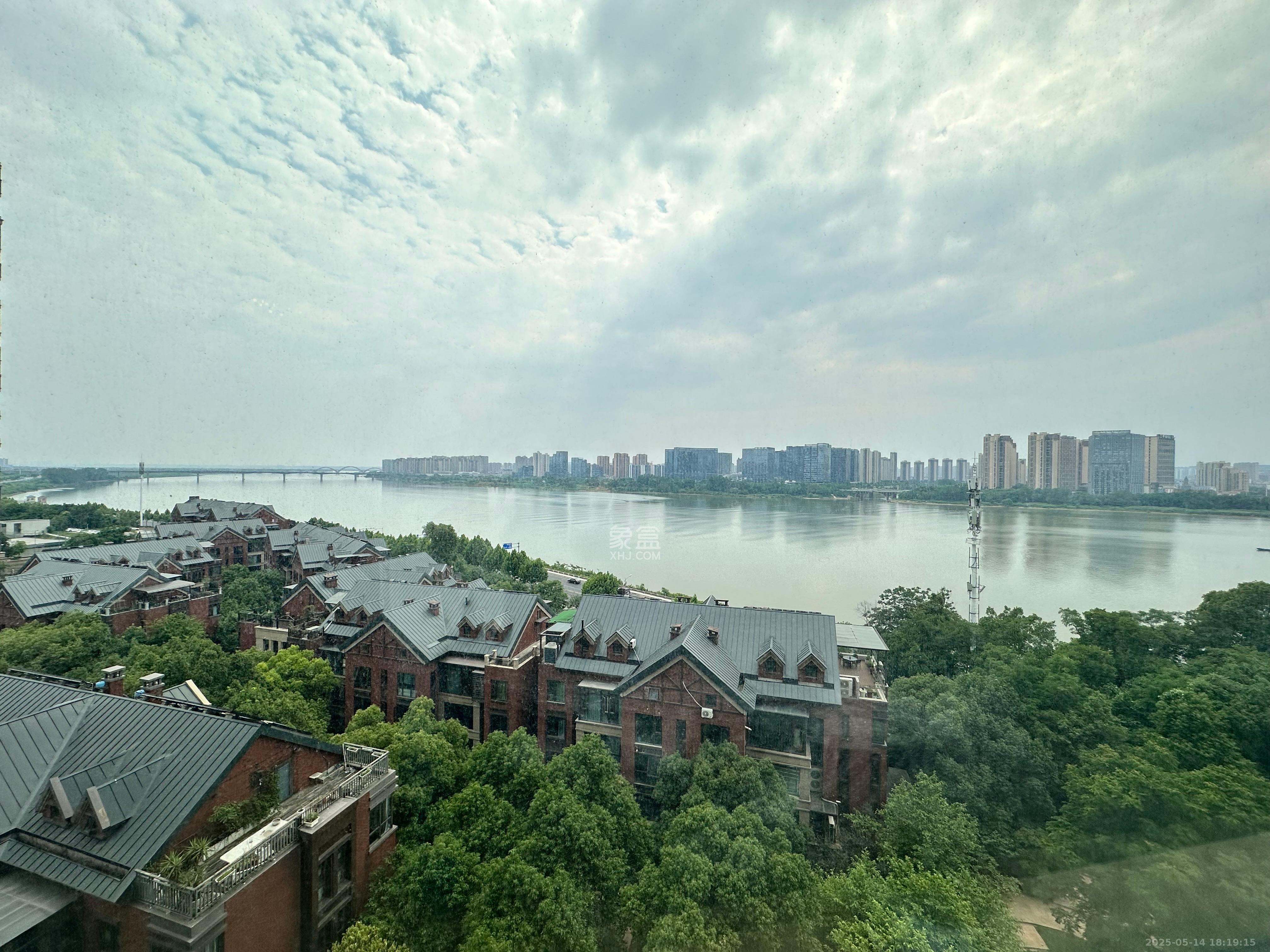 万科紫台  4室2厅2卫    8500.0元/月 万科紫台  4室2厅2卫    8500.0元/月