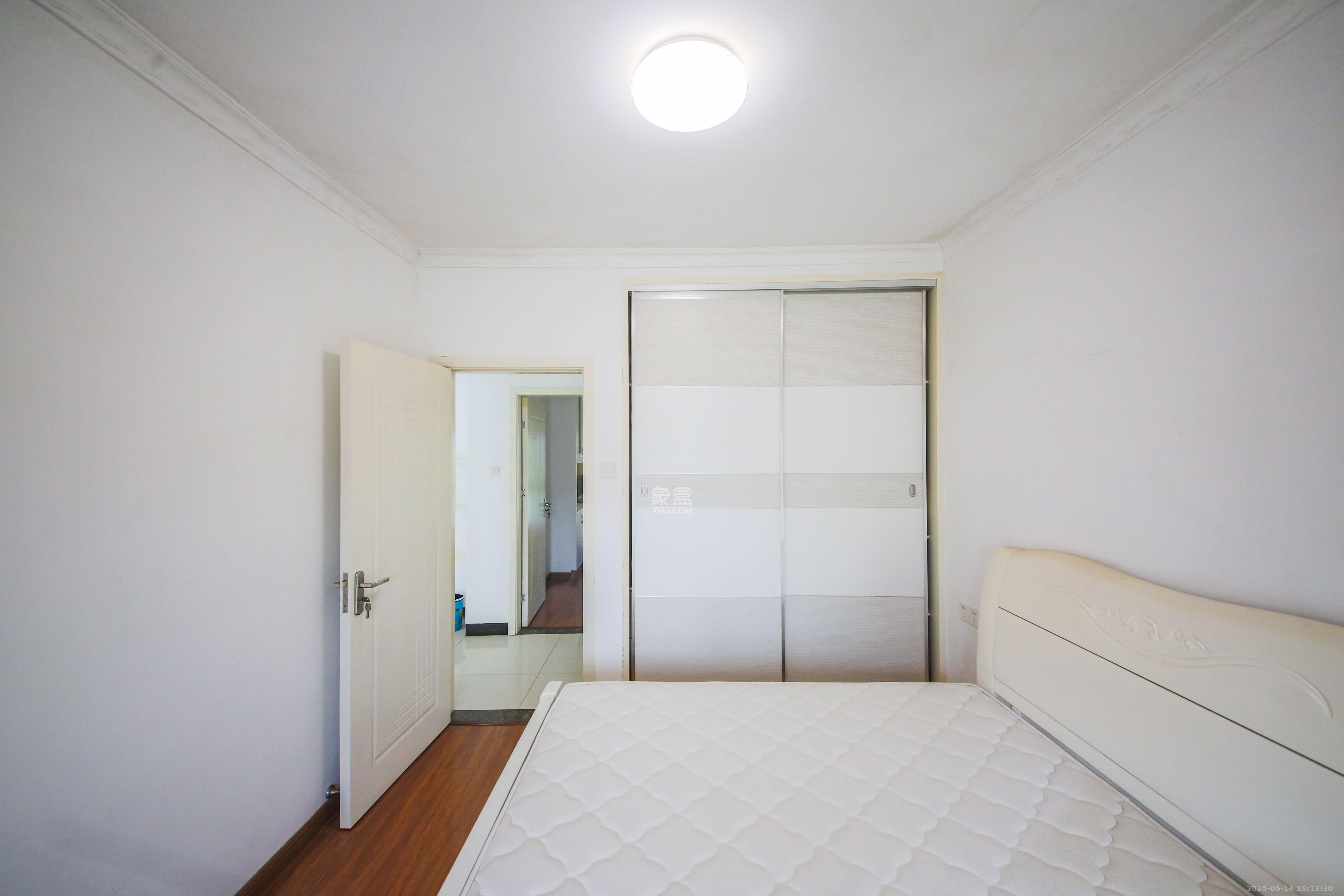 钱隆学府一、二期 2室2厅1卫 99.8万 钱隆学府一、二期 2室2厅1卫 99.8万卧室