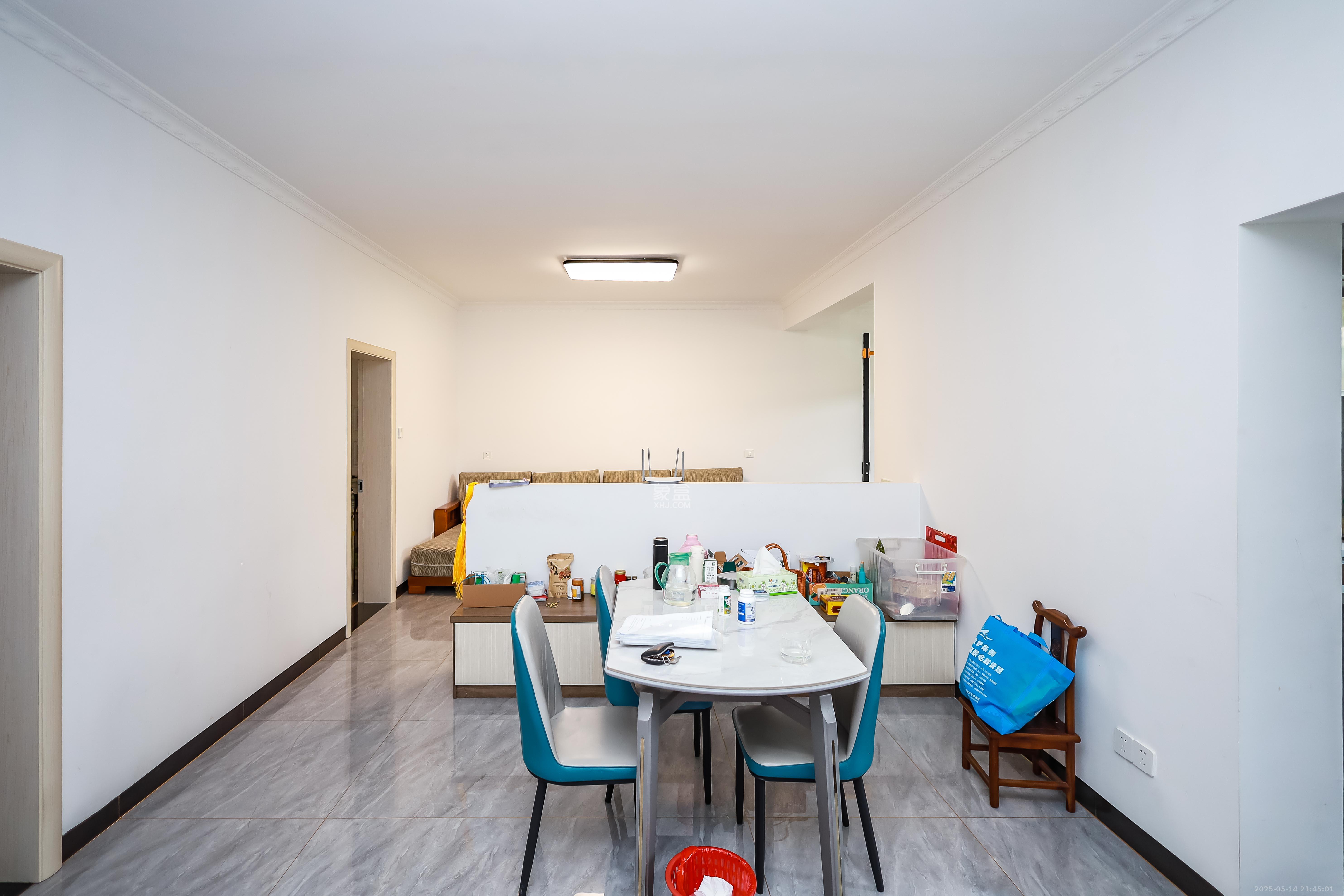 省少管所单位房 3室2厅2卫 73.8万 省少管所单位房 3室2厅2卫 73.8万客厅