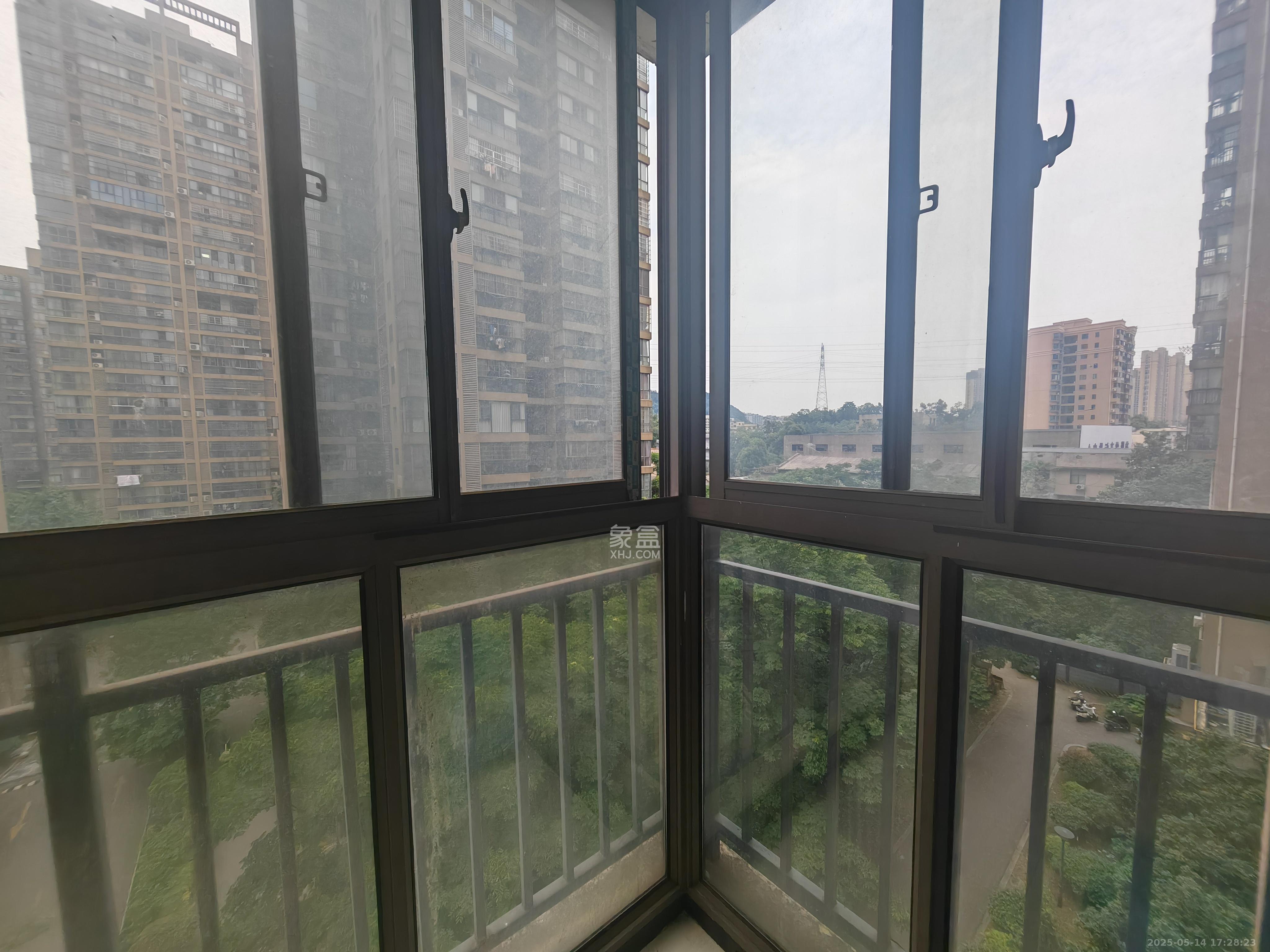 阳光晶城  2室2厅1卫   2200.00元/月室内图