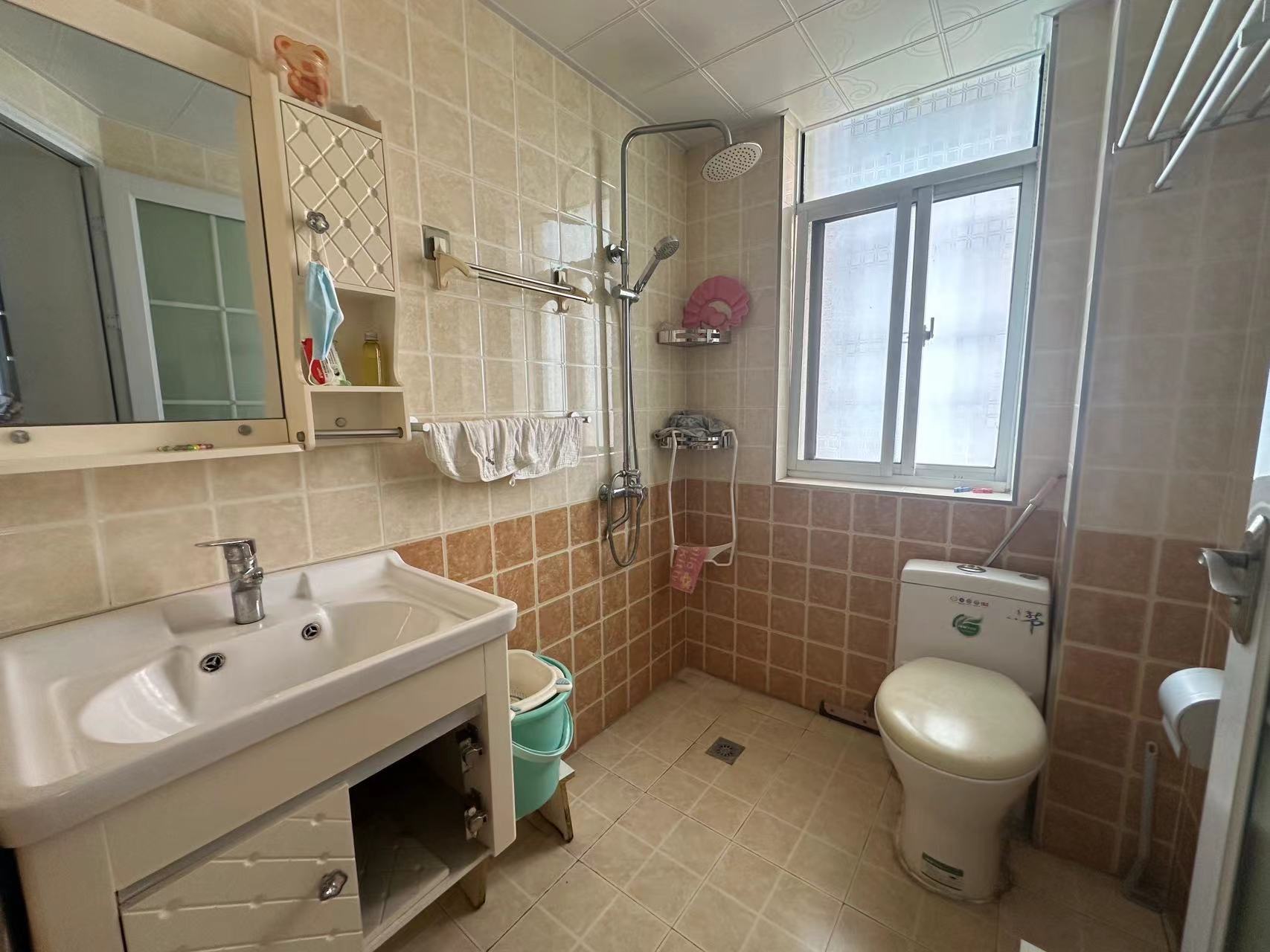 卧龙港  3室2厅2卫    54.8万 卧龙港  3室2厅2卫    54.8万室内图