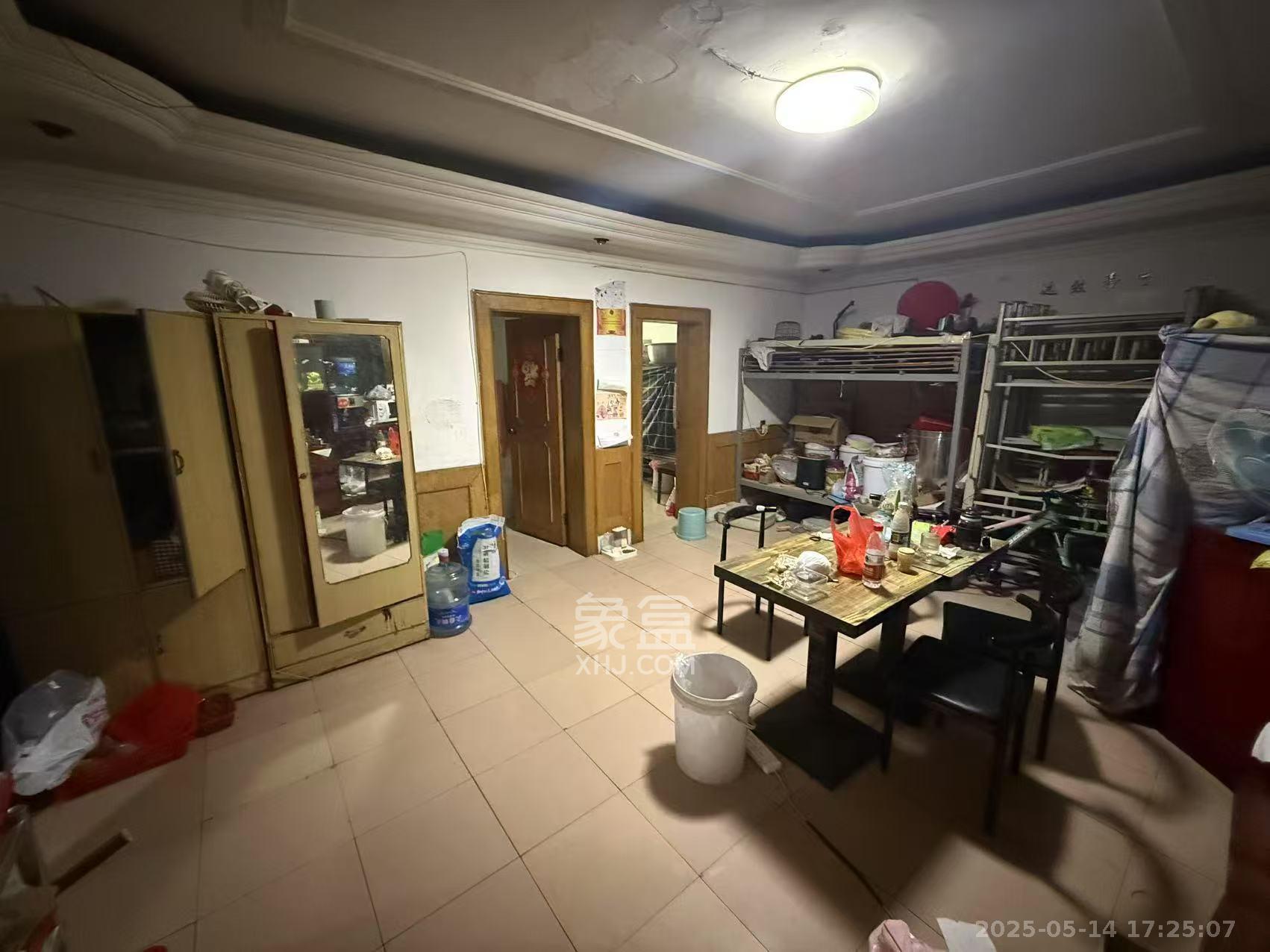 吉景小区 3室1厅1卫 2800.0元/月 吉景小区 3室1厅1卫 2800.0元/月室内图