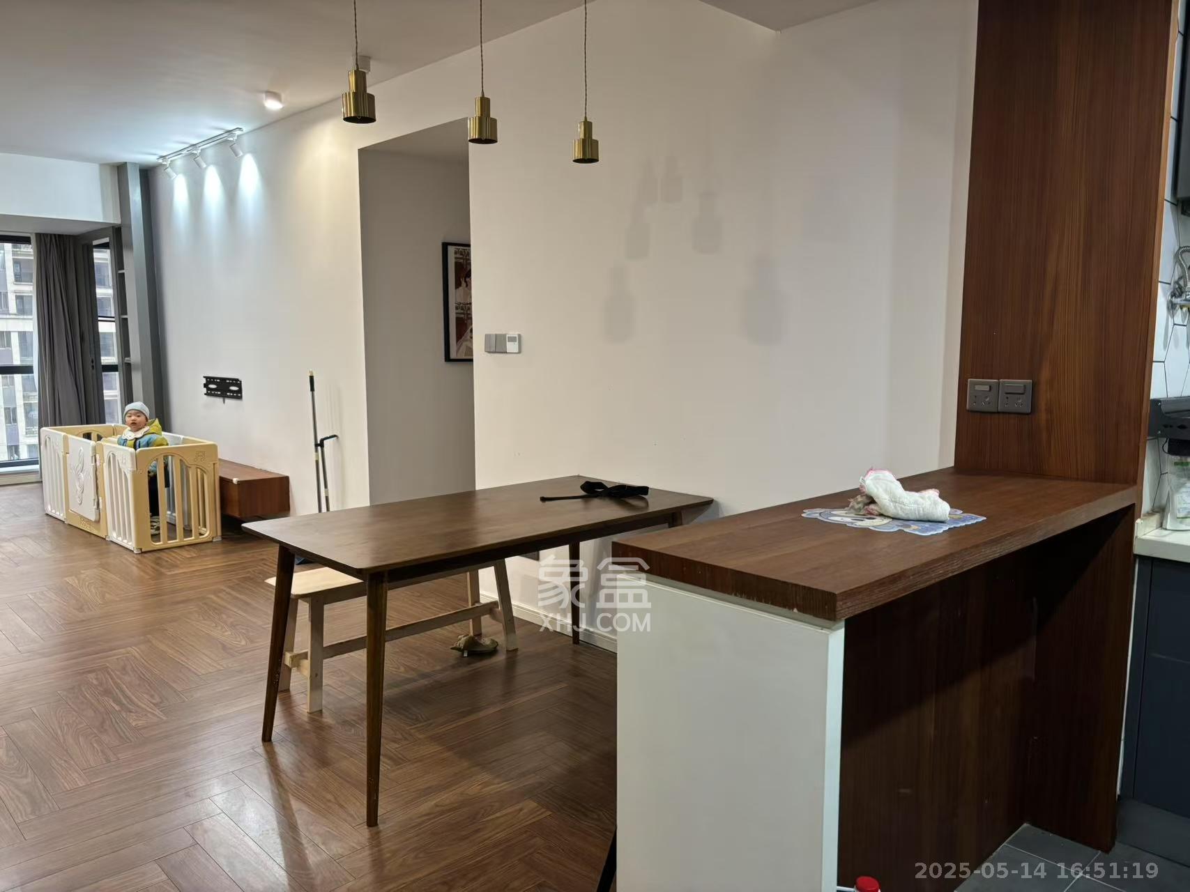 卓越浅水湾  3室2厅2卫    2900.0元/月 卓越浅水湾  3室2厅2卫    2900.0元/月