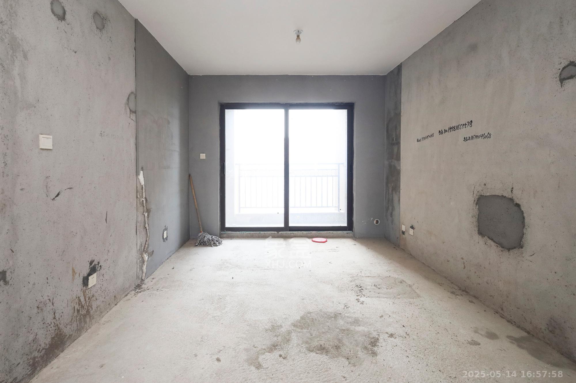 鸿邦国际城 3室2厅2卫 65.0万 鸿邦国际城 3室2厅2卫 65.0万客厅