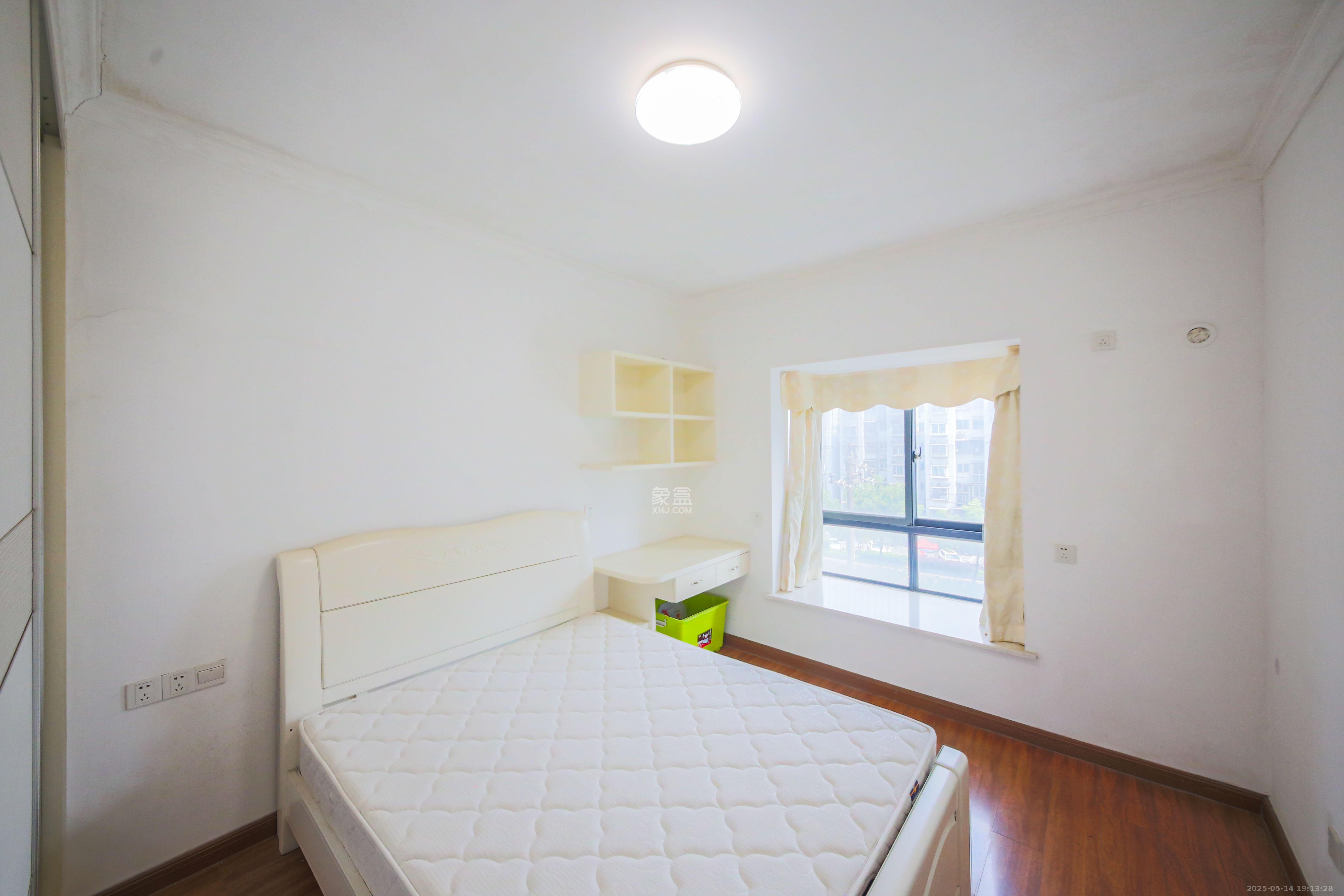 钱隆学府一、二期 2室2厅1卫 99.8万 钱隆学府一、二期 2室2厅1卫 99.8万卧室