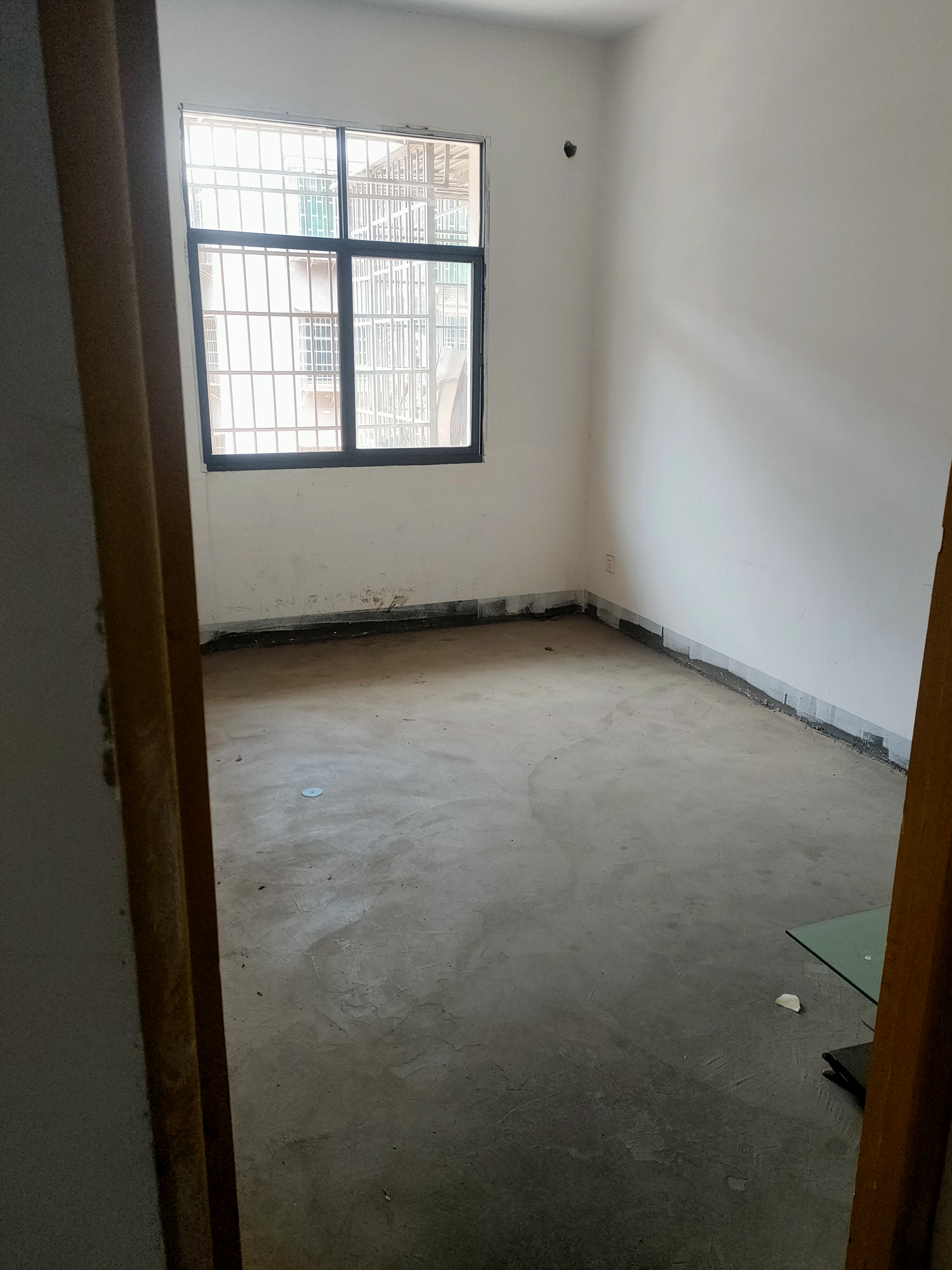 互助小区  4室2厅2卫   800.00元/月室内图