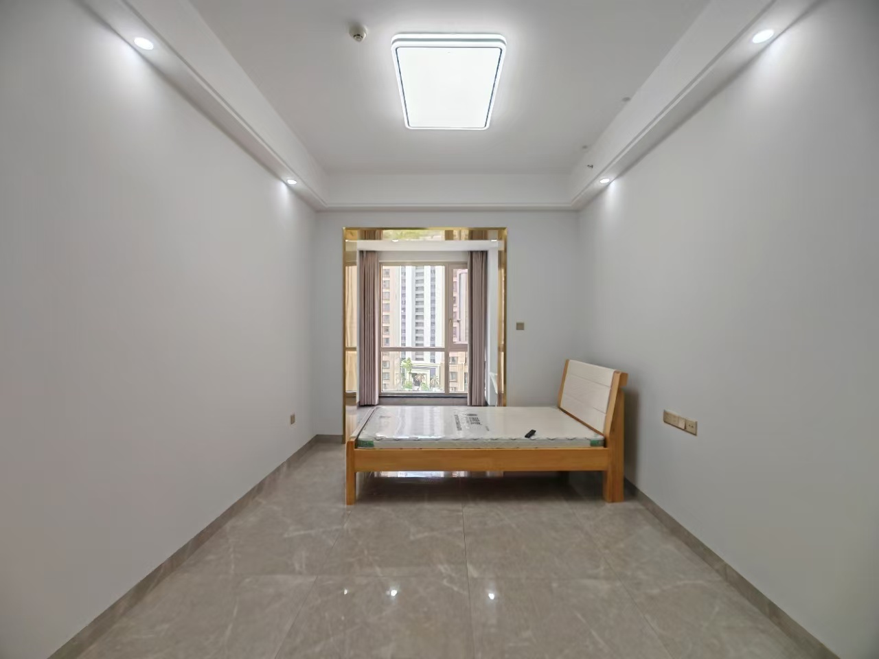 海航豪庭南苑  4室2厅3卫    10000.0元/月 海航豪庭南苑  4室2厅3卫    10000.0元/月室内图