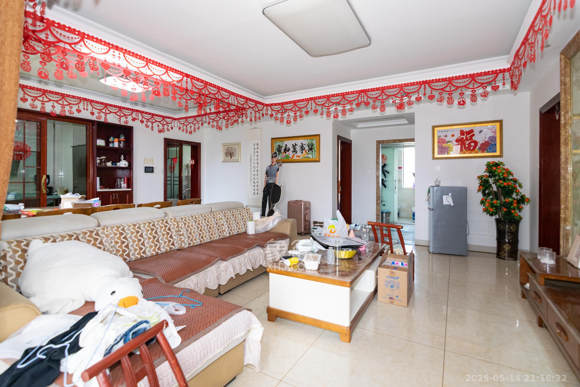 润和紫郡一期 4室2厅2卫 90.0万 润和紫郡一期 4室2厅2卫 90.0万客厅