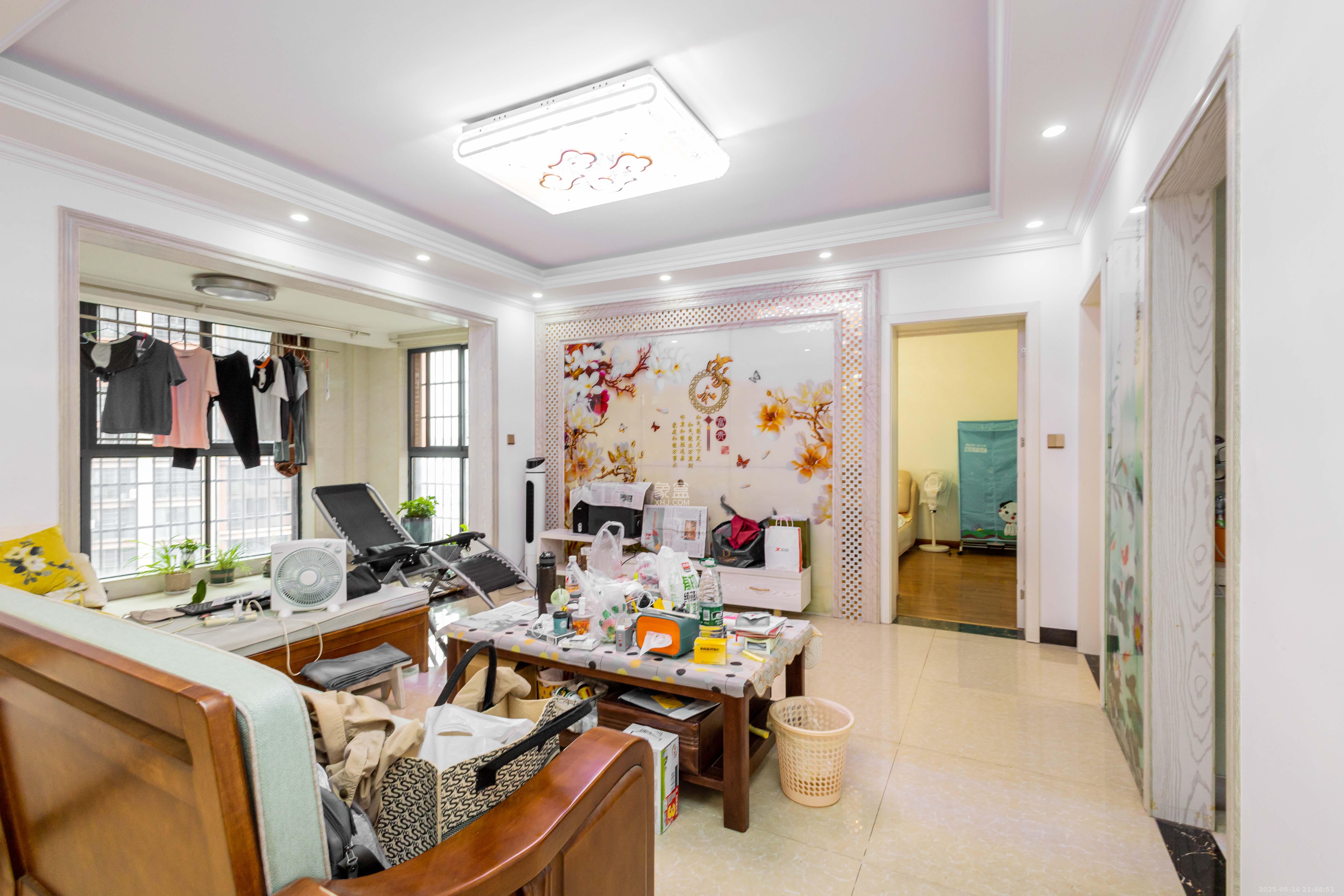 海德公园 4室2厅2卫 79.8万 海德公园 4室2厅2卫 79.8万客厅