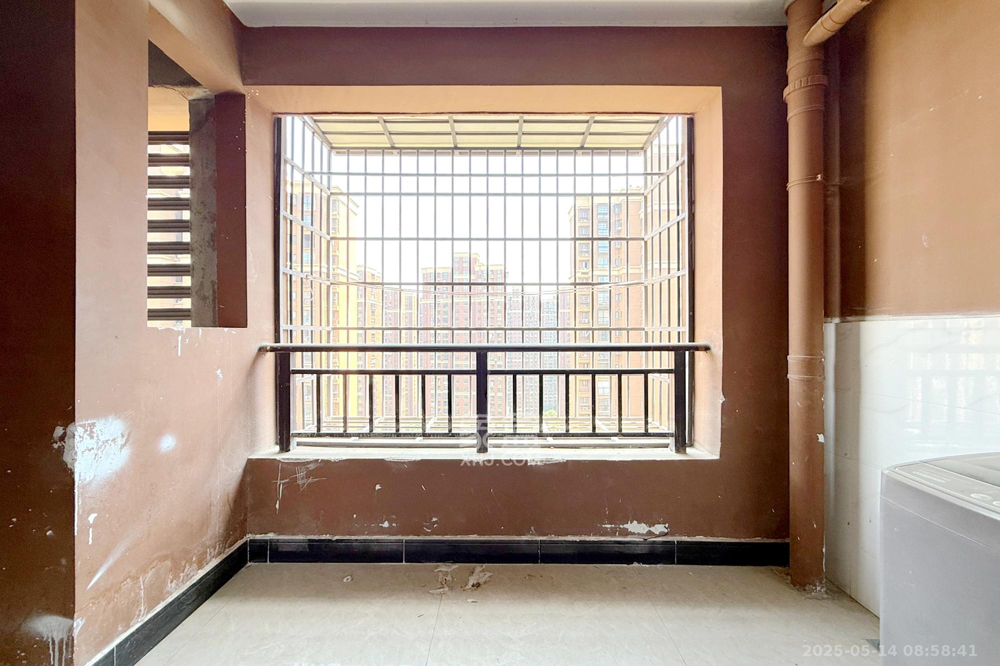 新城国际花都 3室2厅1卫 53.0万 新城国际花都 3室2厅1卫 53.0万阳台