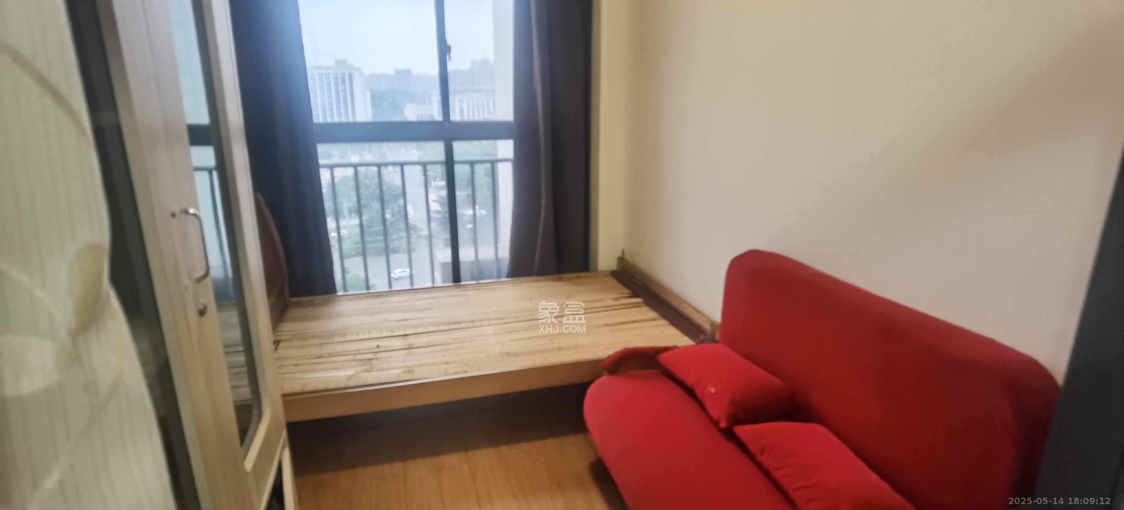 金麓国际 3室2厅1卫 2250.0元/月 金麓国际 3室2厅1卫 2250.0元/月室内图