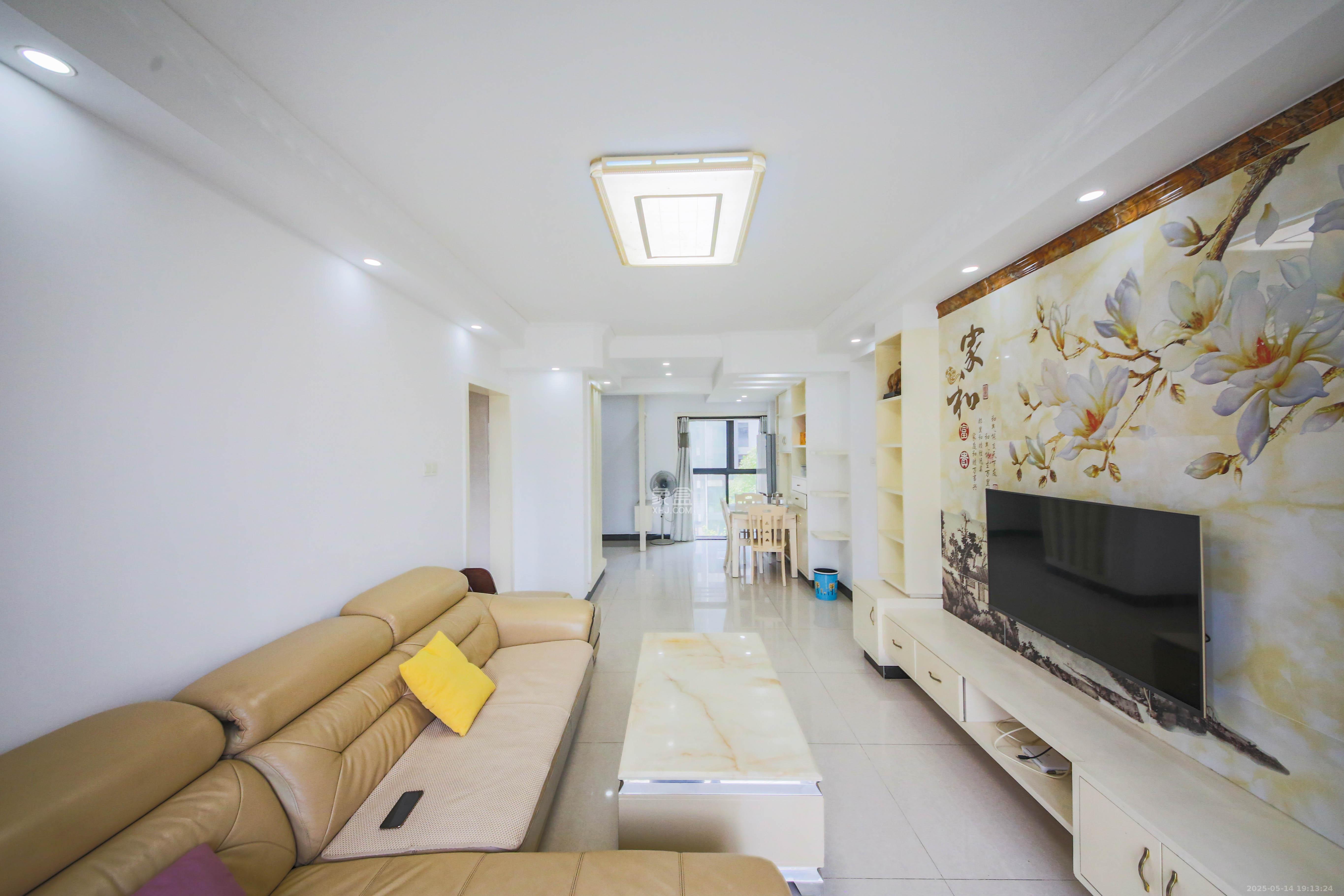 钱隆学府一、二期 2室2厅1卫 99.8万 钱隆学府一、二期 2室2厅1卫 99.8万客厅