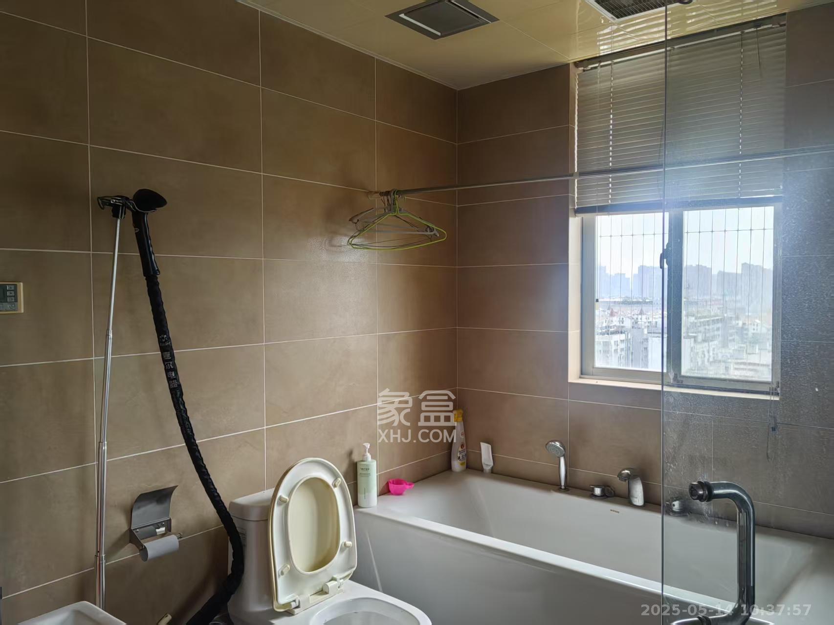 荷花园电信宿舍(天辰荷花苑) 3室2厅2卫 3600.0元/月 荷花园电信宿舍(天辰荷花苑) 3室2厅2卫 3600.0元/月室内图