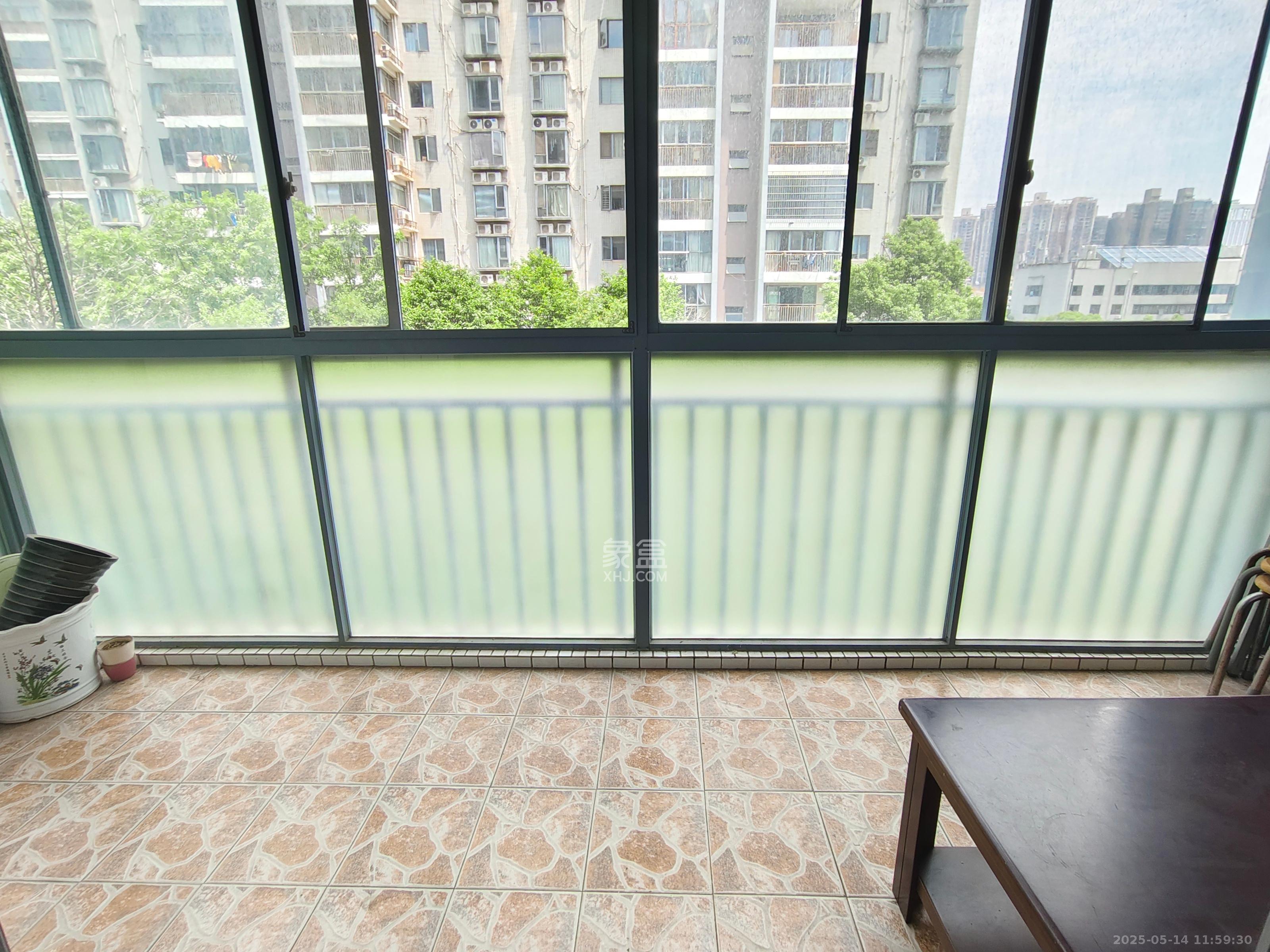 银港水晶城  4室2厅2卫   2750.00元/月室内图