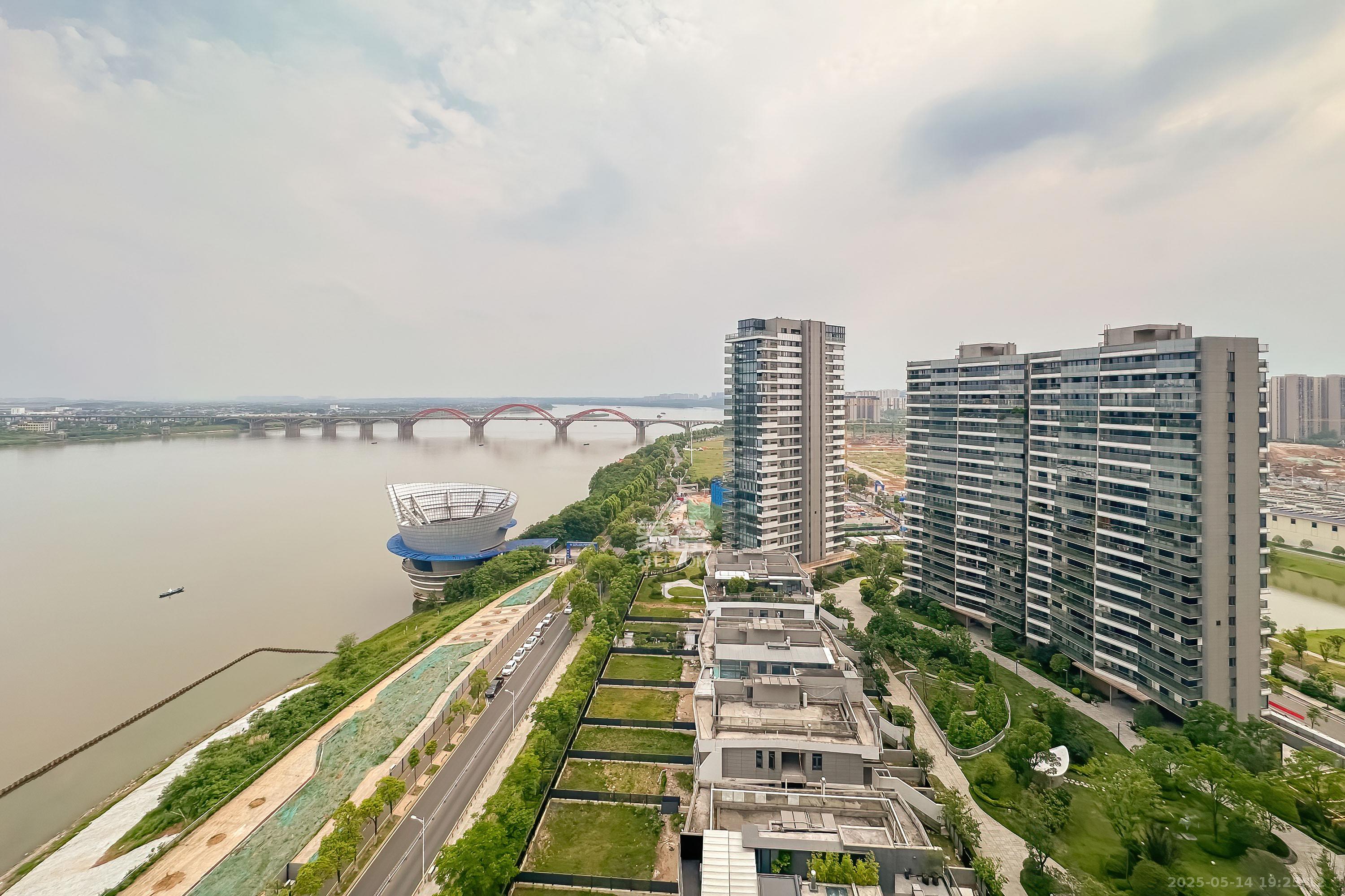 珠江颐德公馆  4室2厅2卫   850.00万其他