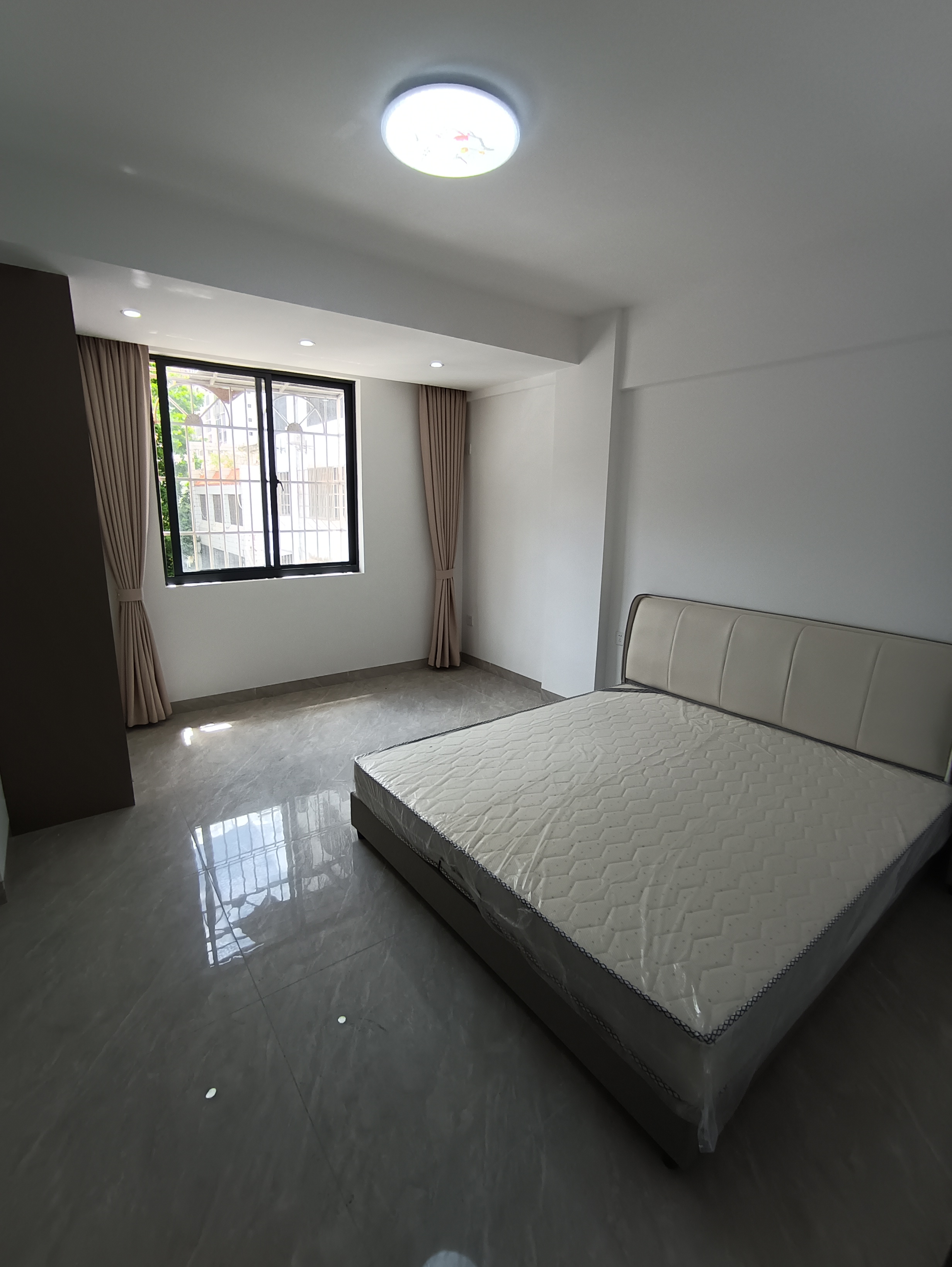 金竹园 5室2厅2卫 133.0万 金竹园 5室2厅2卫 133.0万客厅