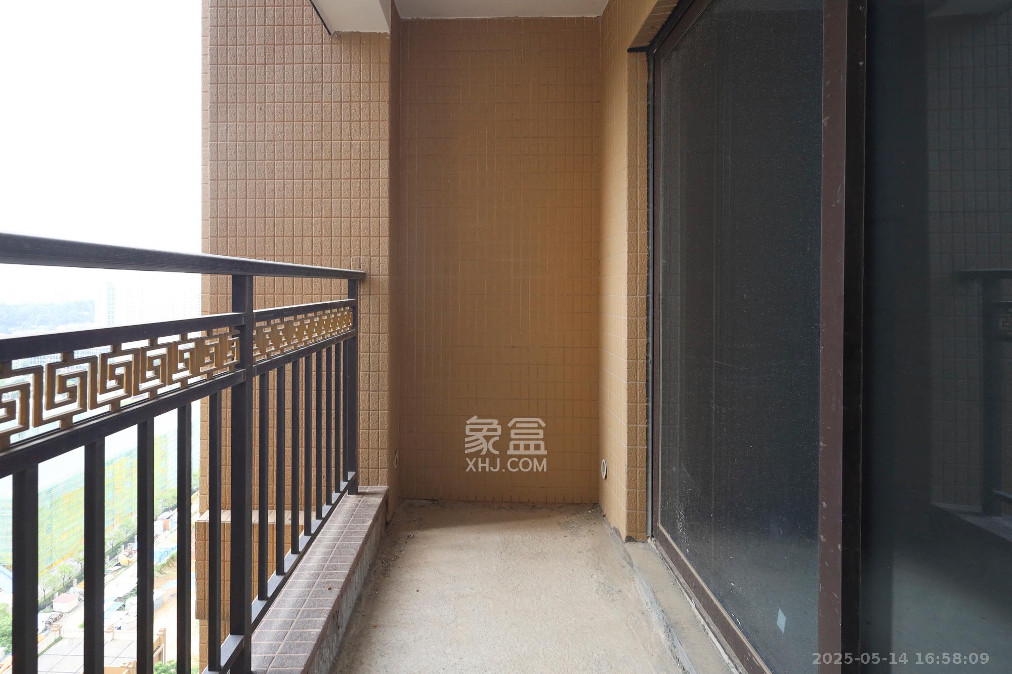 鸿邦国际城 3室2厅2卫 65.0万 鸿邦国际城 3室2厅2卫 65.0万阳台