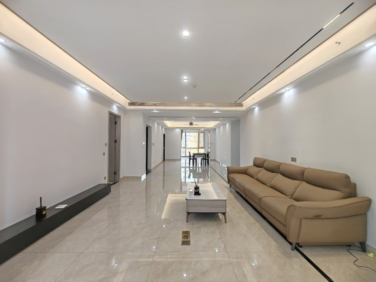 海航豪庭南苑  4室2厅3卫    10000.0元/月 海航豪庭南苑  4室2厅3卫    10000.0元/月