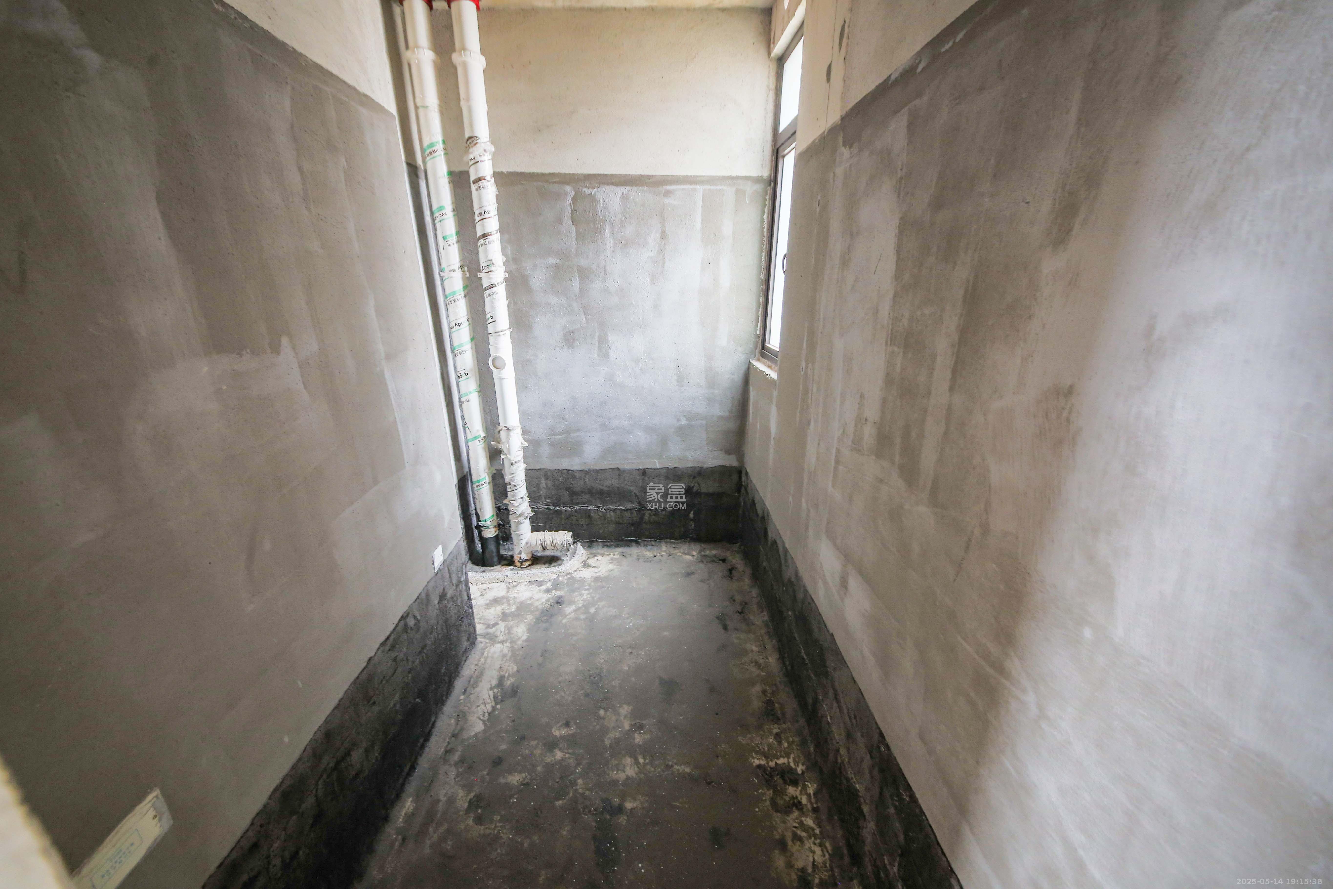 兴铁湘府和园  4室2厅3卫   299.00万卫生间