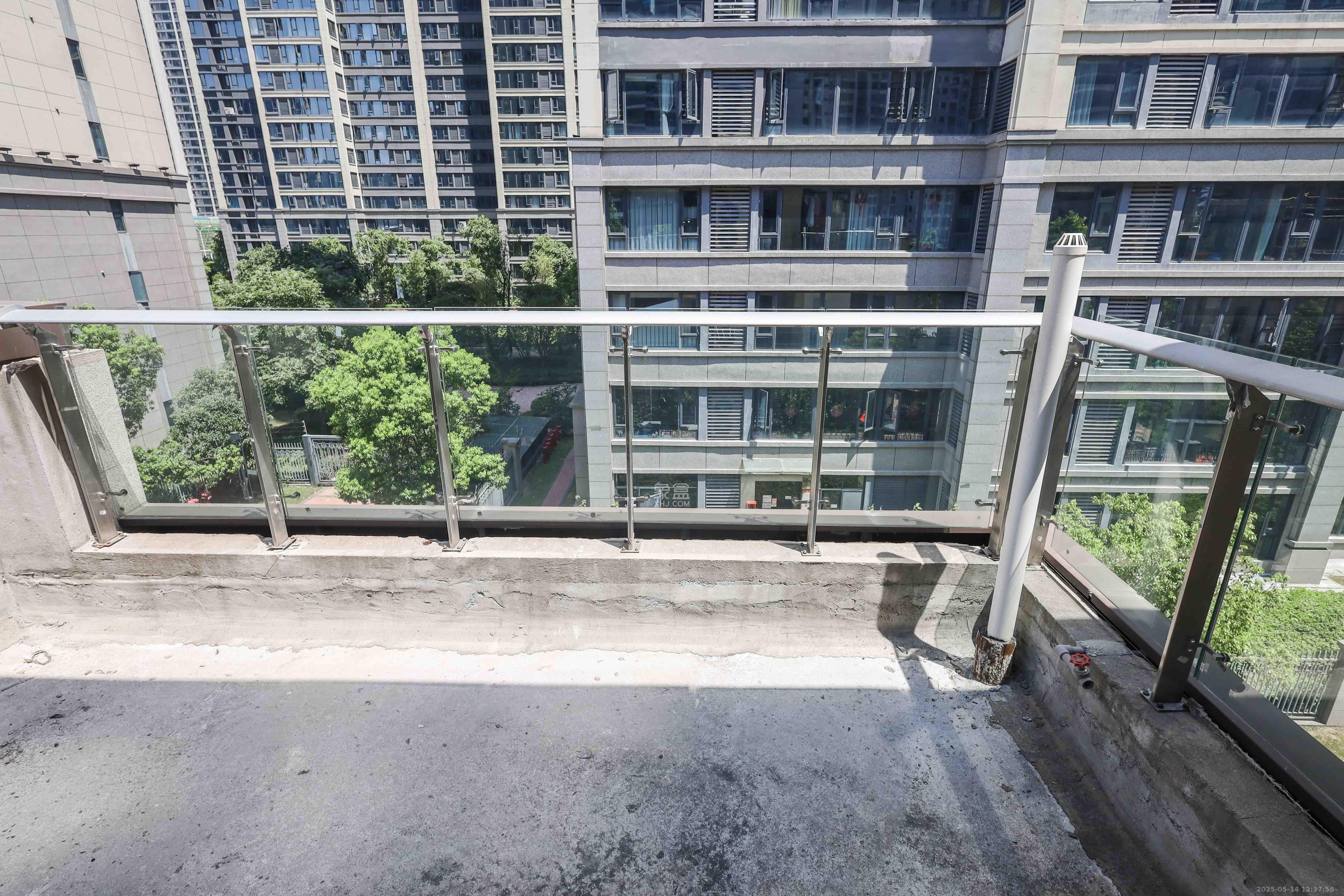 南山梅溪一方  5室2厅3卫   370.00万其他