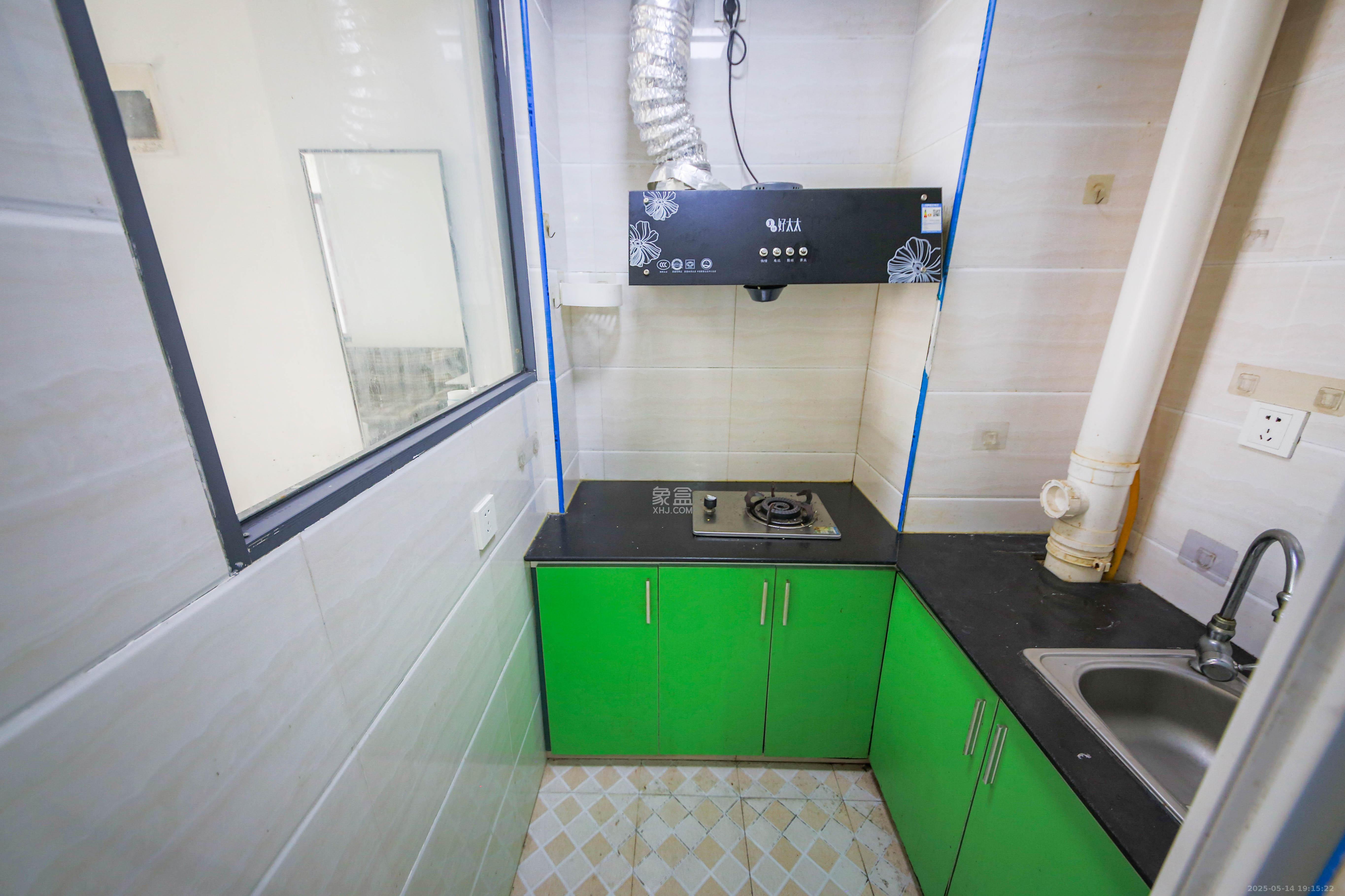 鑫远湘府逸园 1室1厅1卫 28.8万 鑫远湘府逸园 1室1厅1卫 28.8万厨房