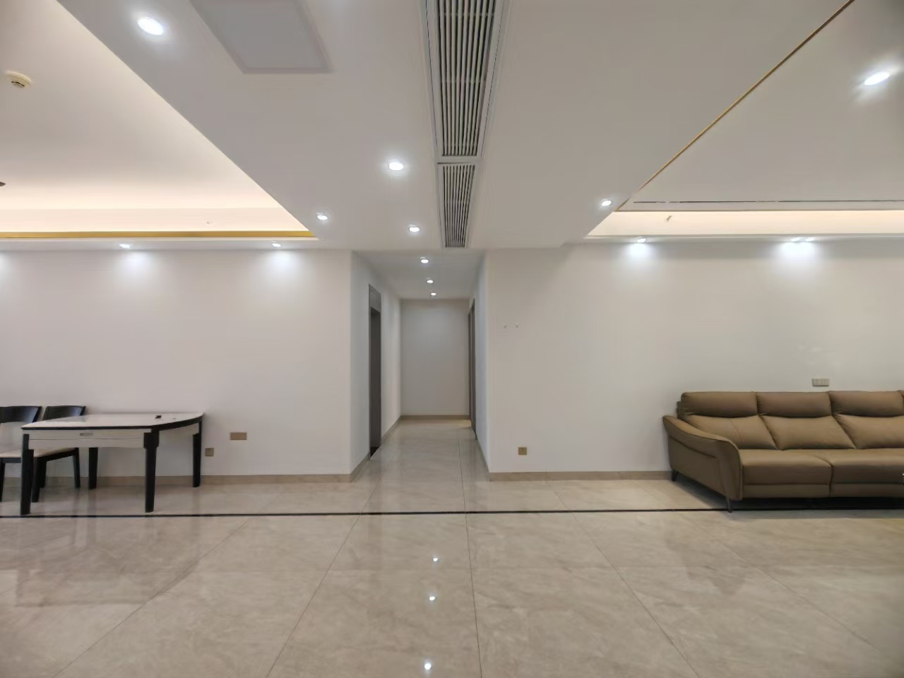 海航豪庭南苑  4室2厅3卫    10000.0元/月 海航豪庭南苑  4室2厅3卫    10000.0元/月室内图