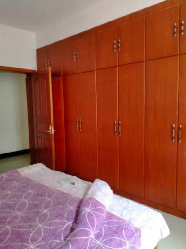 金信花园 4室2厅0卫 80.0万 金信花园 4室2厅0卫 80.0万客厅