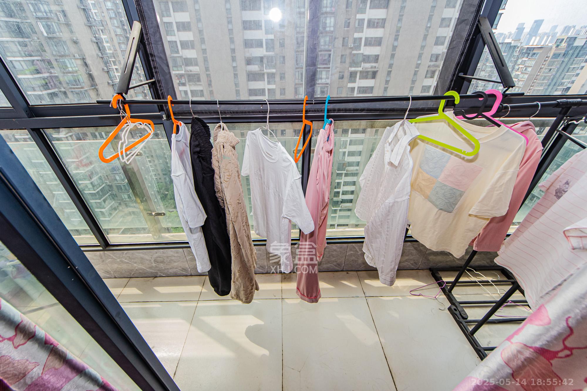 湘江世纪城星江苑 3室2厅2卫 132.0万 湘江世纪城星江苑 3室2厅2卫 132.0万阳台