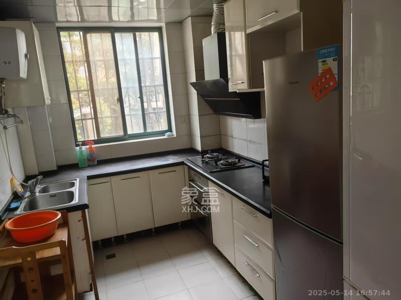 金帆江滨玫瑰园 4室2厅2卫 2900.0元/月 金帆江滨玫瑰园 4室2厅2卫 2900.0元/月室内图